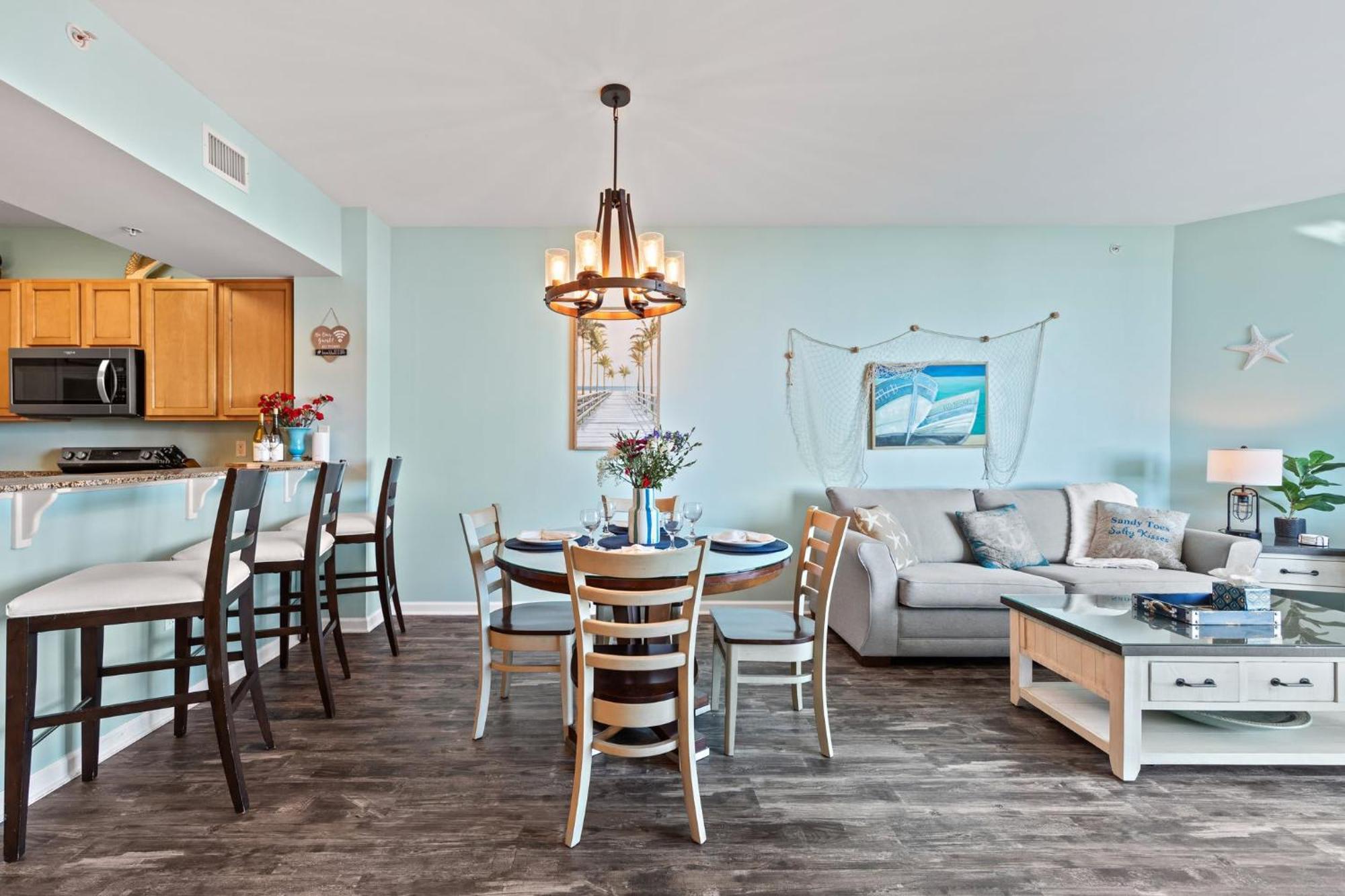 5 Star 11th Fl Stunning Sunrise 2br 2ba King Suite,pools ,shuttle Or Walk To * Destin
