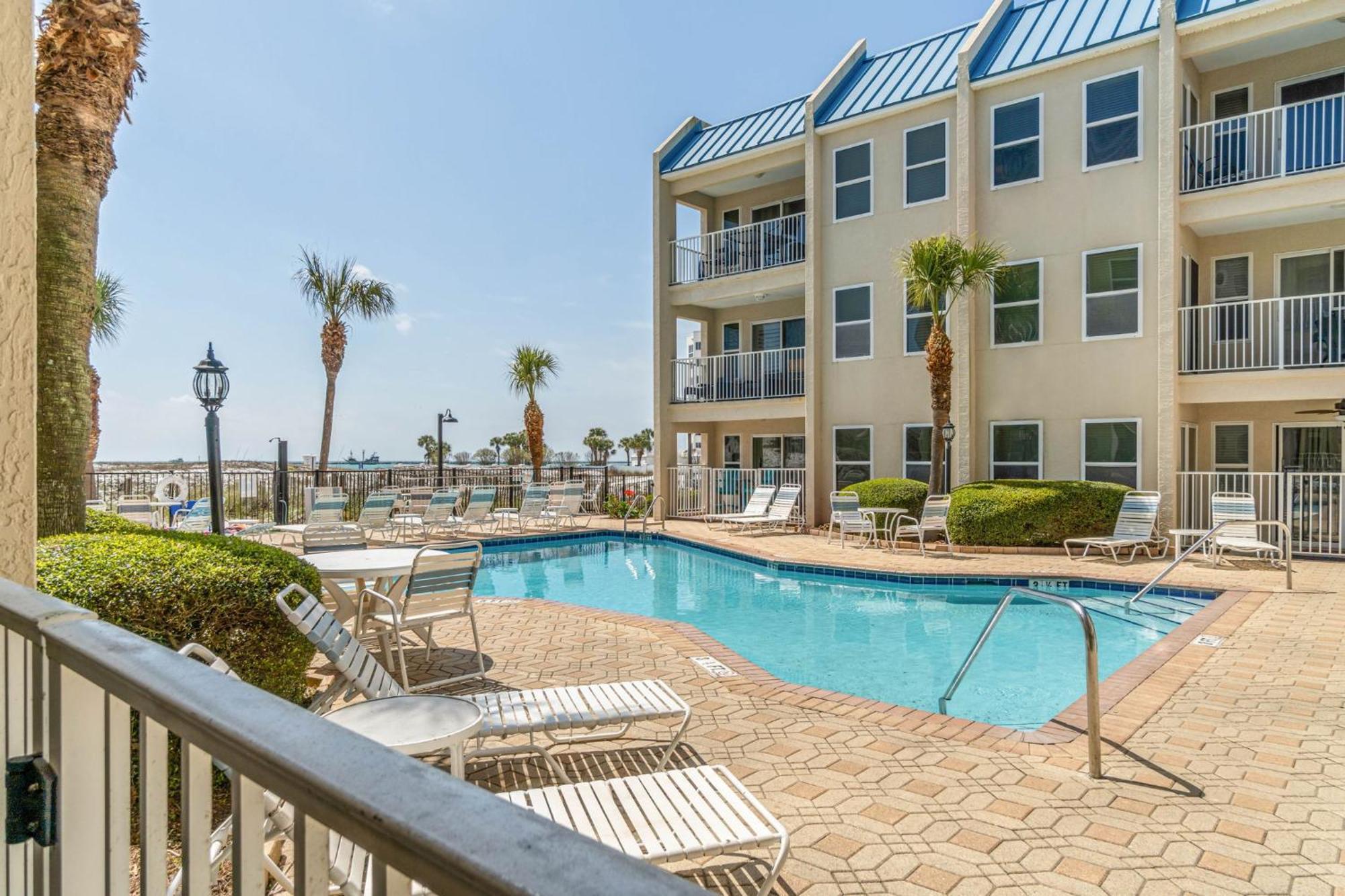 102 Poolside Apartment