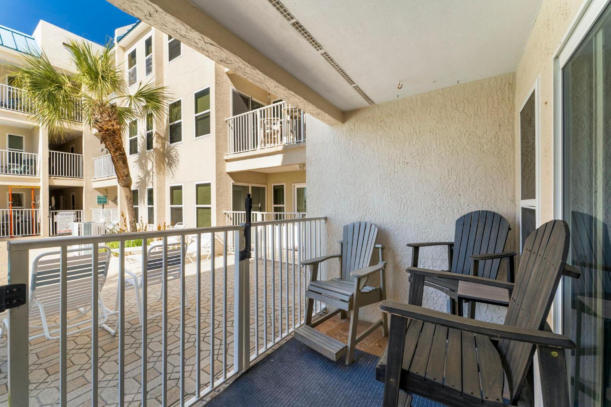 102 Poolside * Destin
