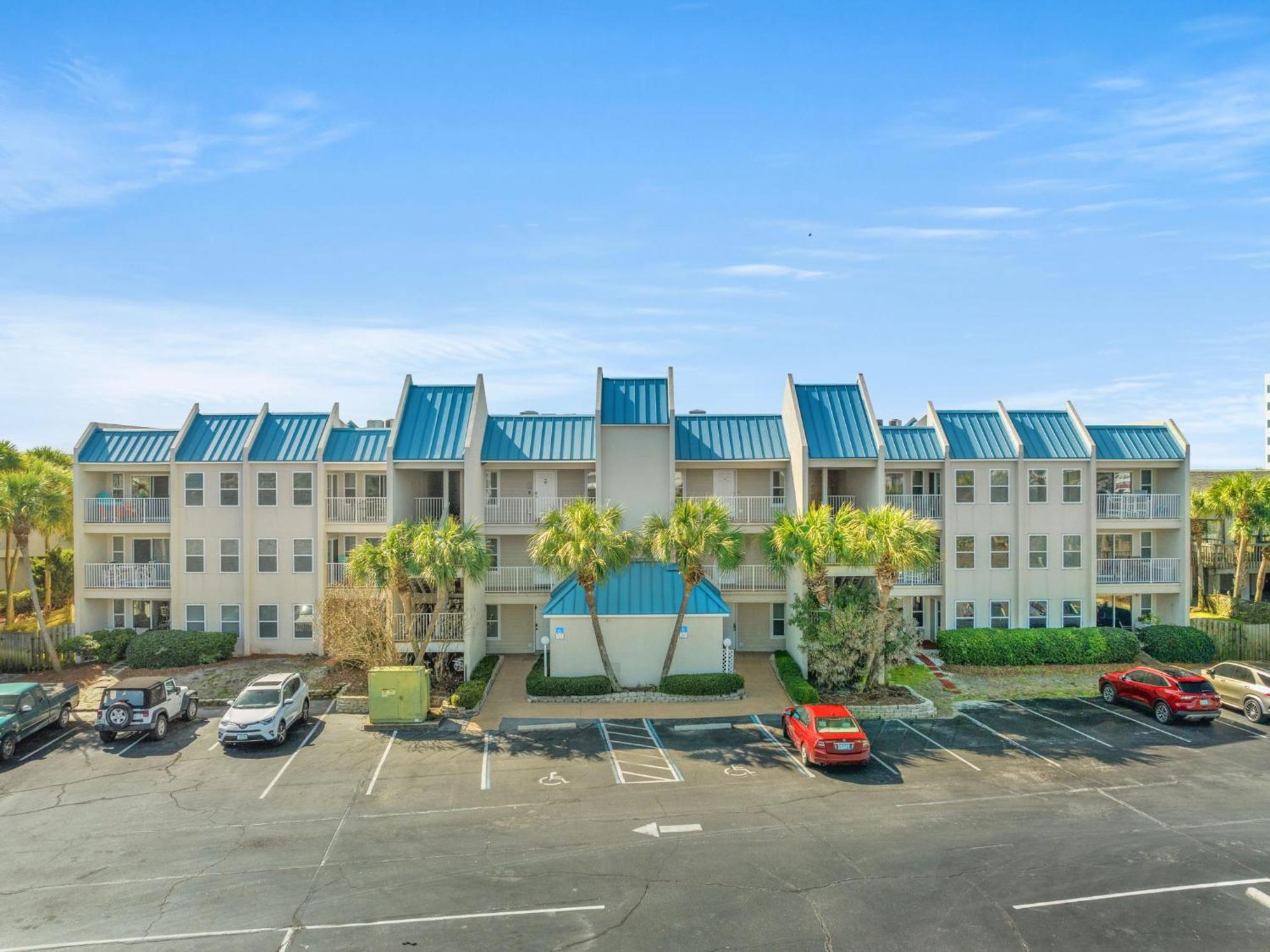 Apartment 102 Poolside Destin
