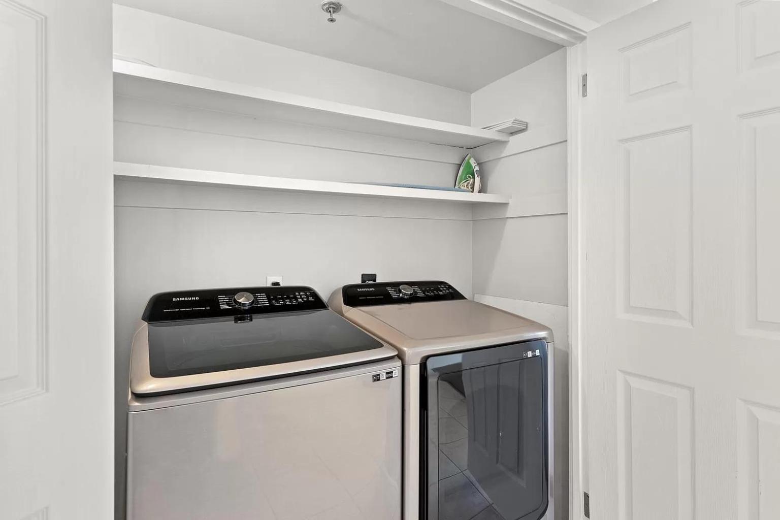 Apartment 100 Gulf Shore Drive, Unit 502 *