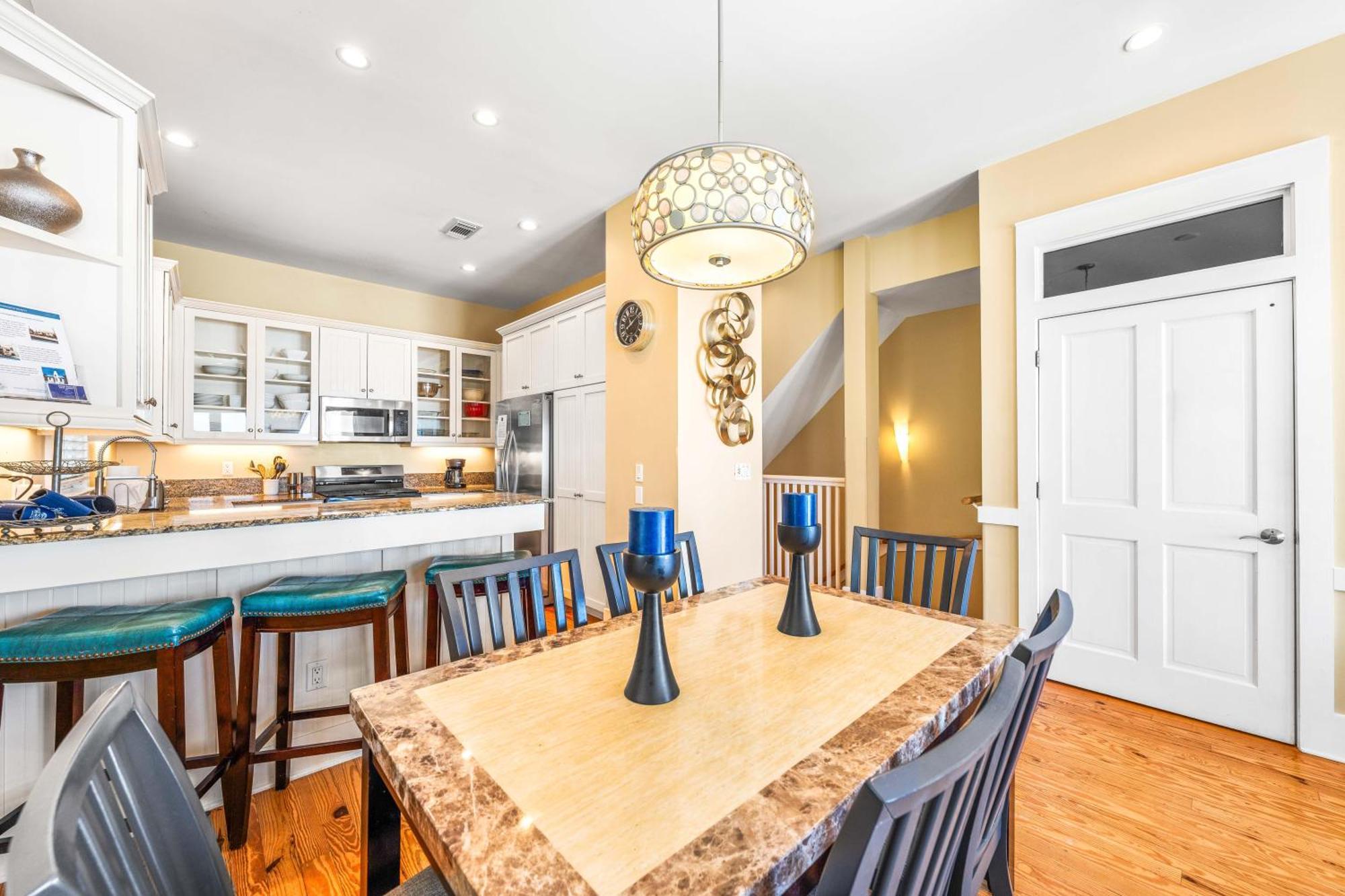 Sea La Vie- On The Beach- 2 Pools- Elevator Holiday home Destin