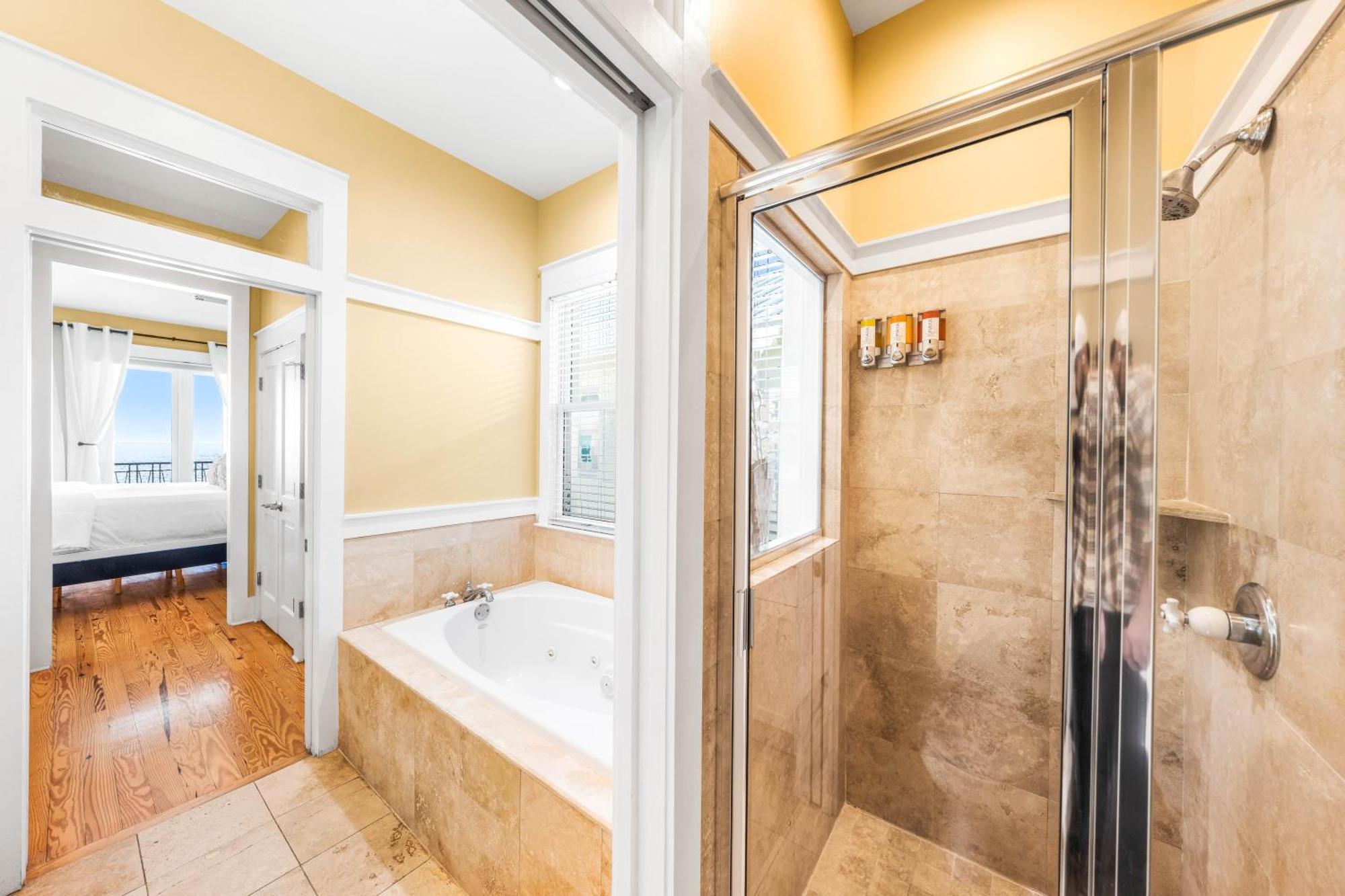 Sea La Vie- On The Beach- 2 Pools- Elevator * Destin