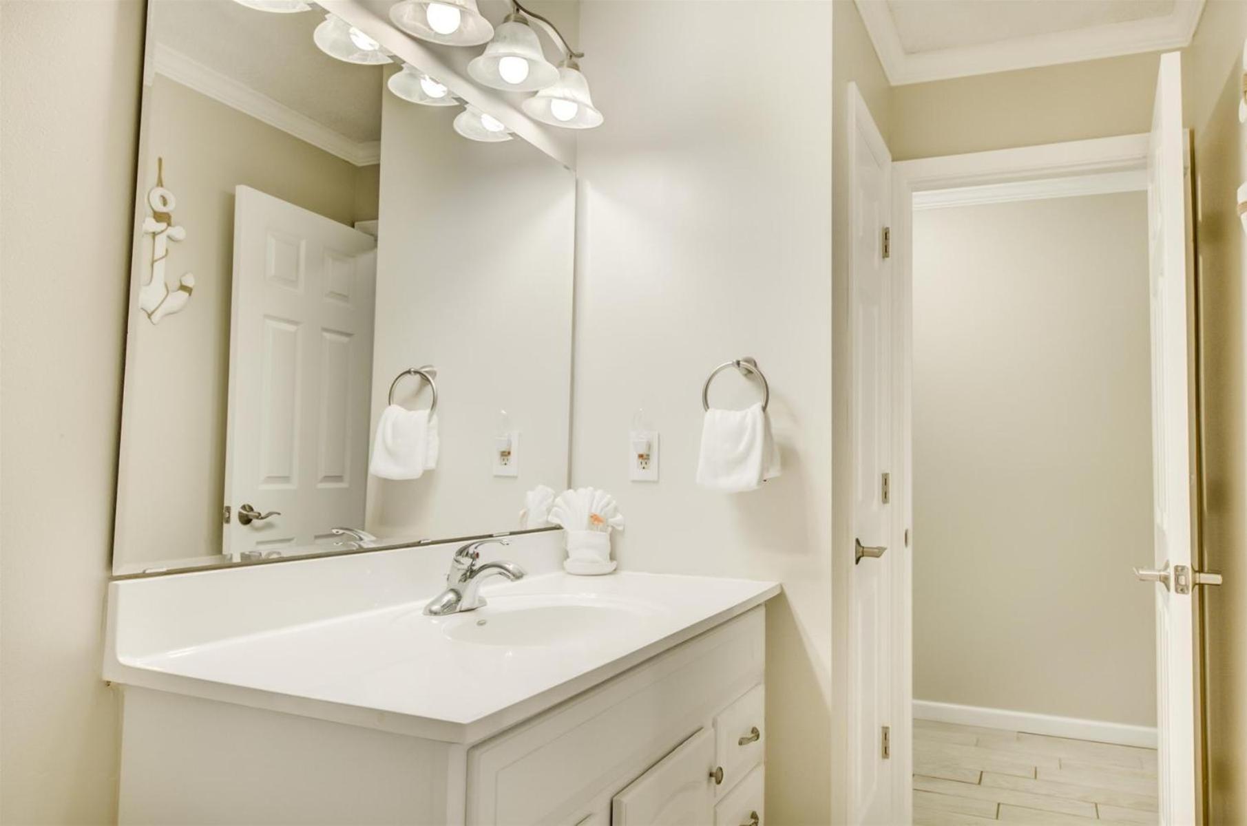 7 A, One Bedroom Apartment
