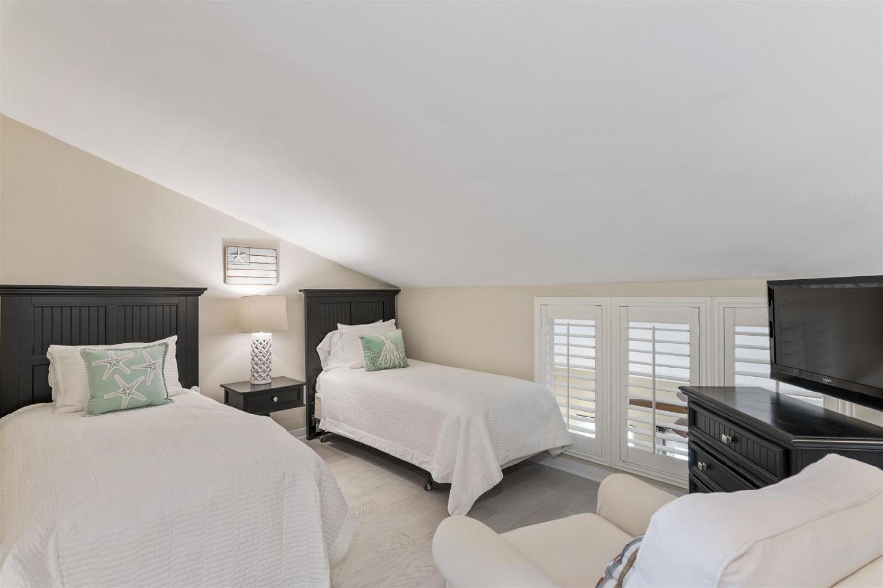 8 G Two Bedroom Apartment