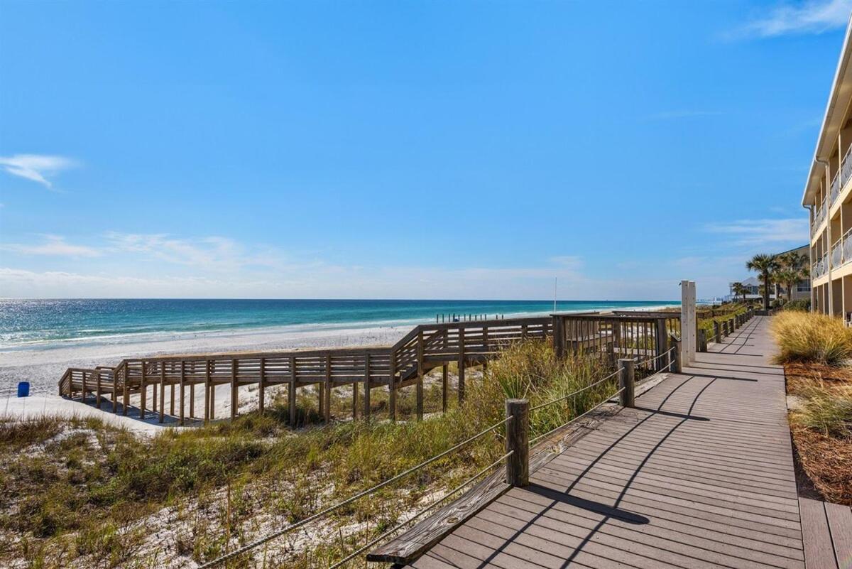 Apartment Crystal Sands 105b