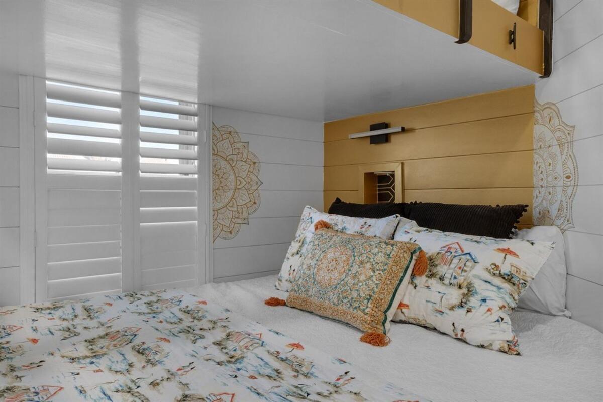 Crescent 217 Destin