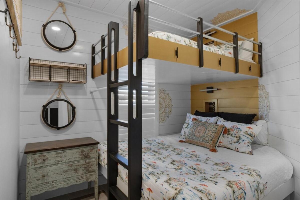 Crescent 217 Apartment *