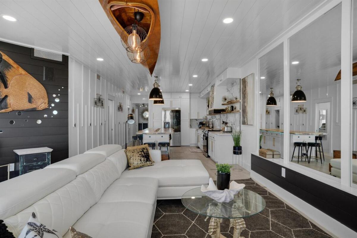 Crescent 217 Destin