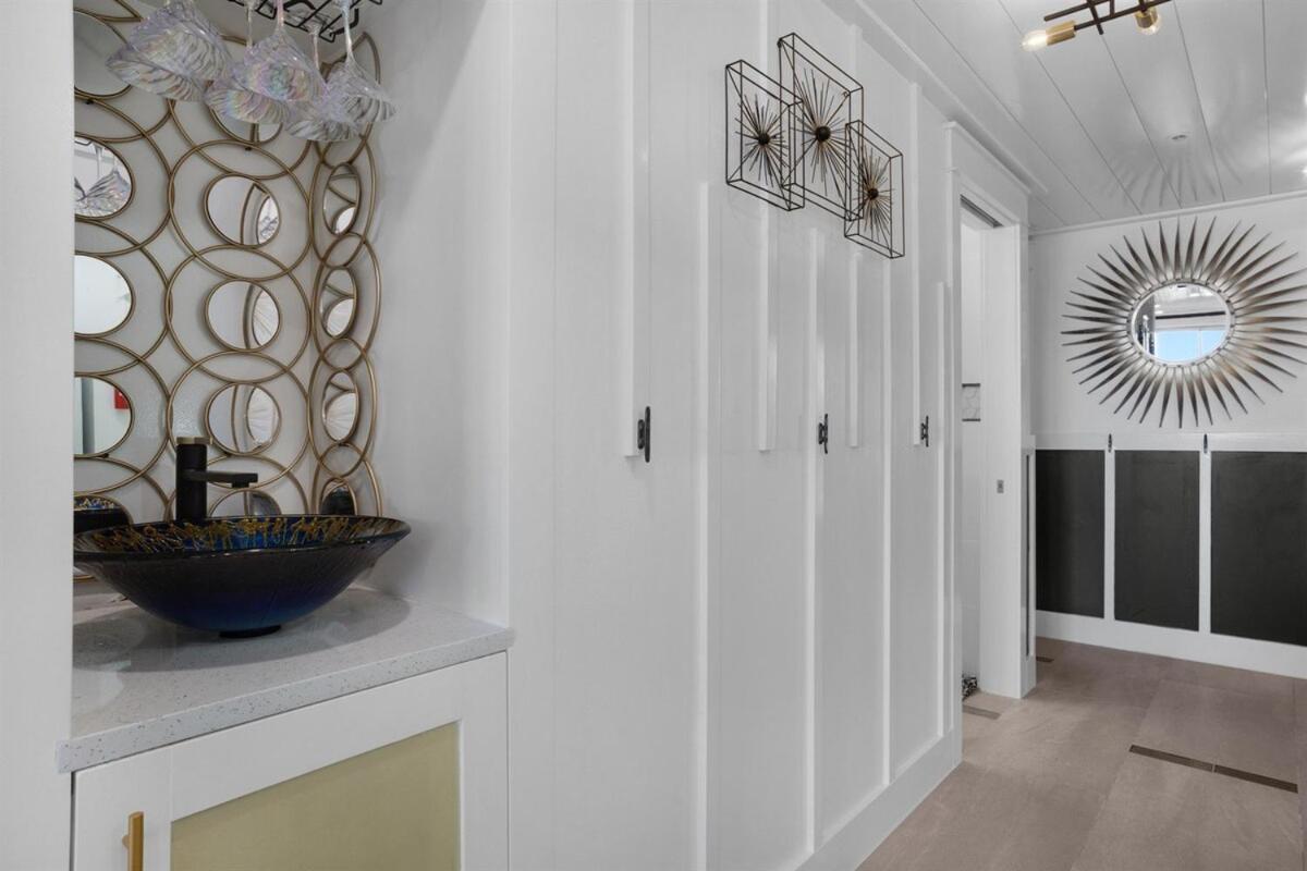 Apartment Crescent 217