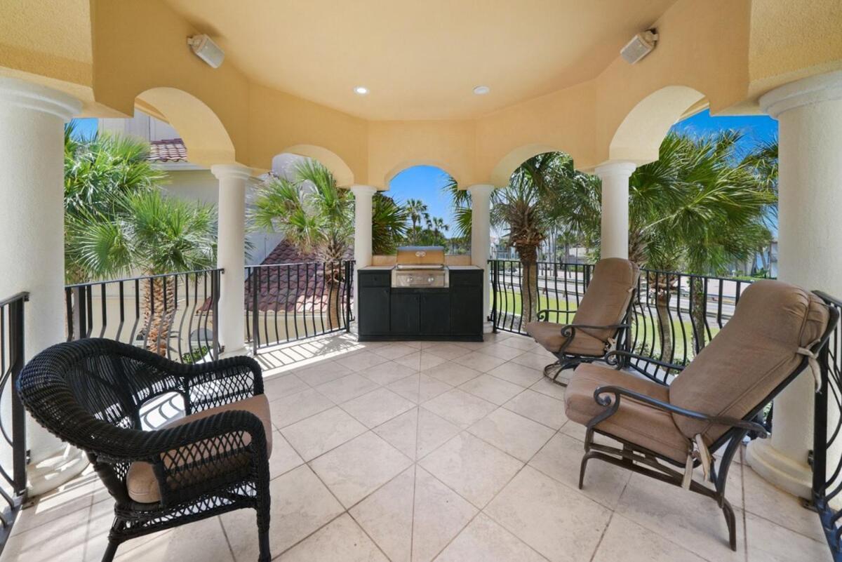 Holiday home Decked Out Is The One Want Gulf Front Views 4 Less *