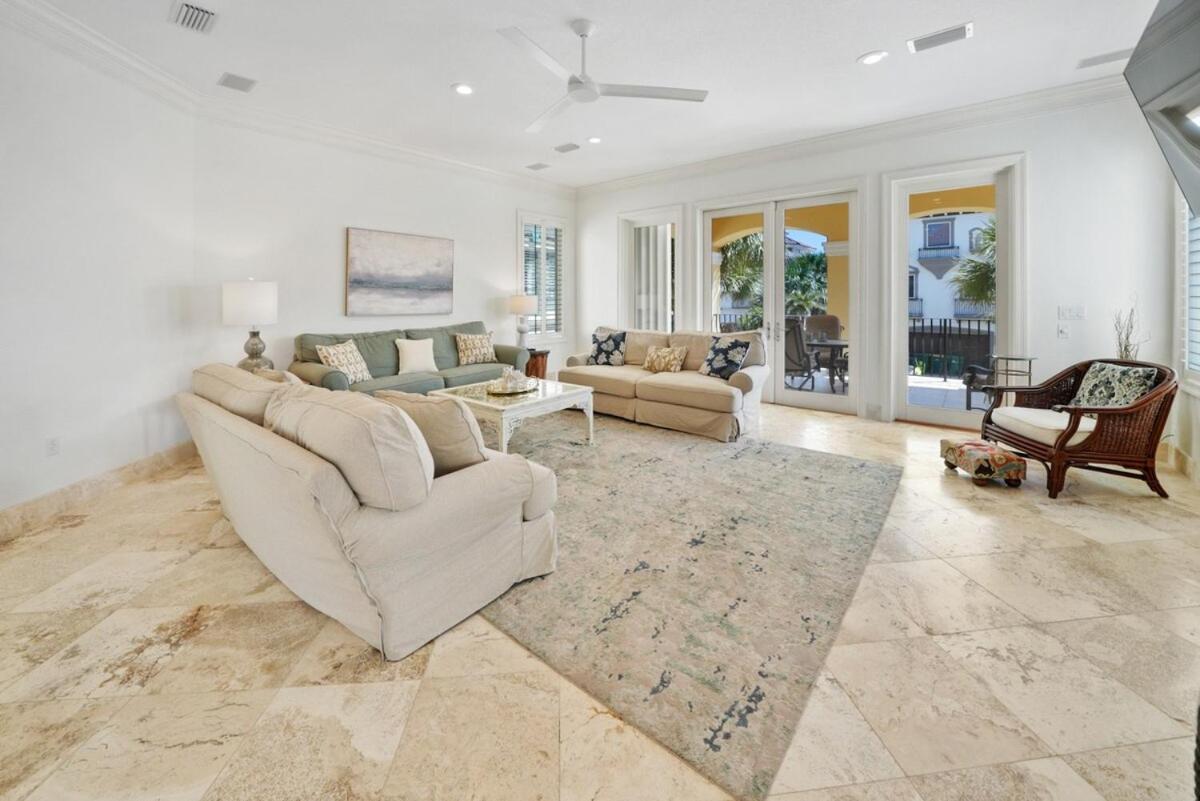 Decked Out Is The One Want Gulf Front Views 4 Less Holiday home
