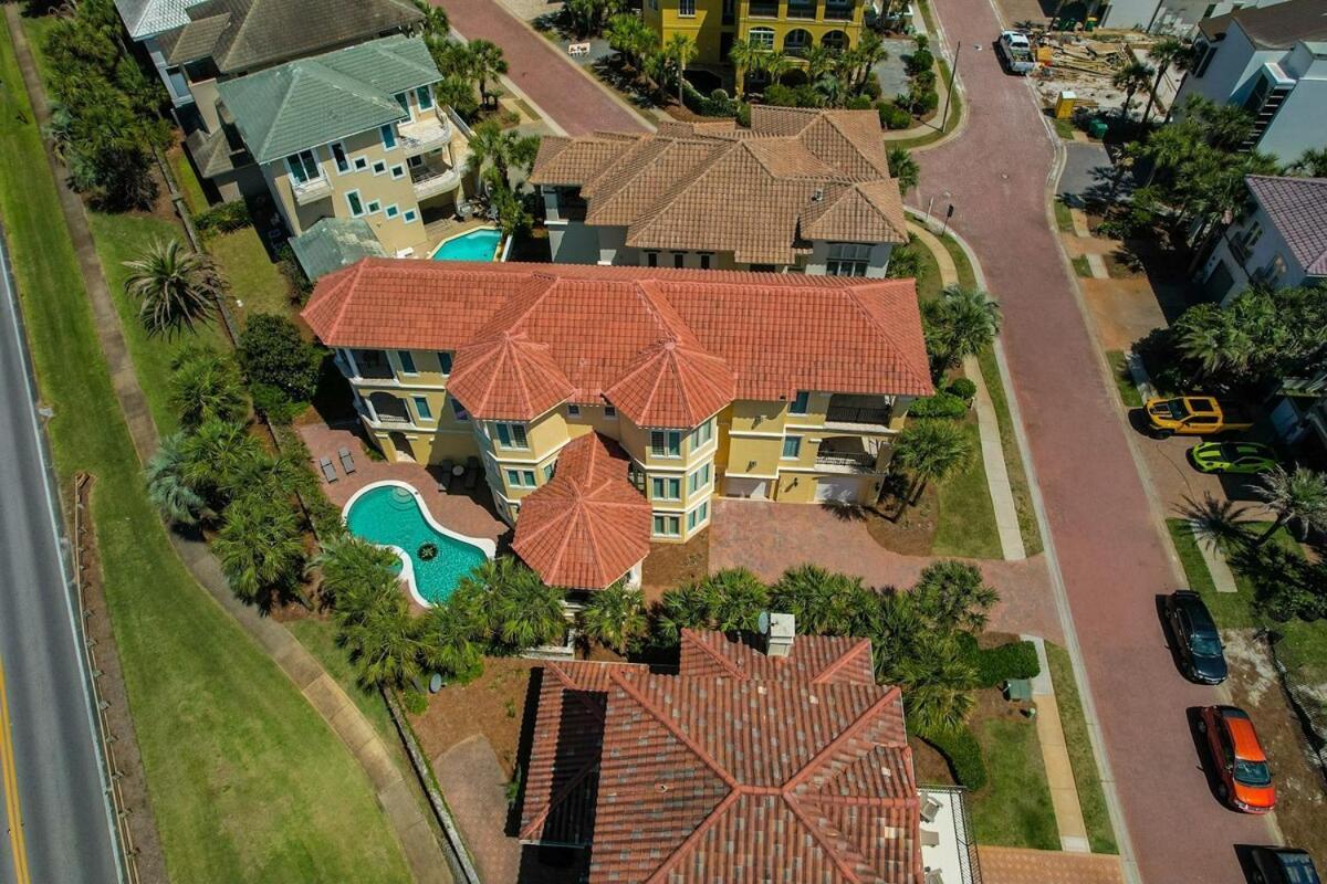 Holiday home Decked Out Is The One Want Gulf Front Views 4 Less Destin