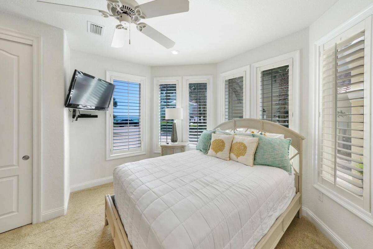 Decked Out Is The One Want Gulf Front Views 4 Less Holiday home