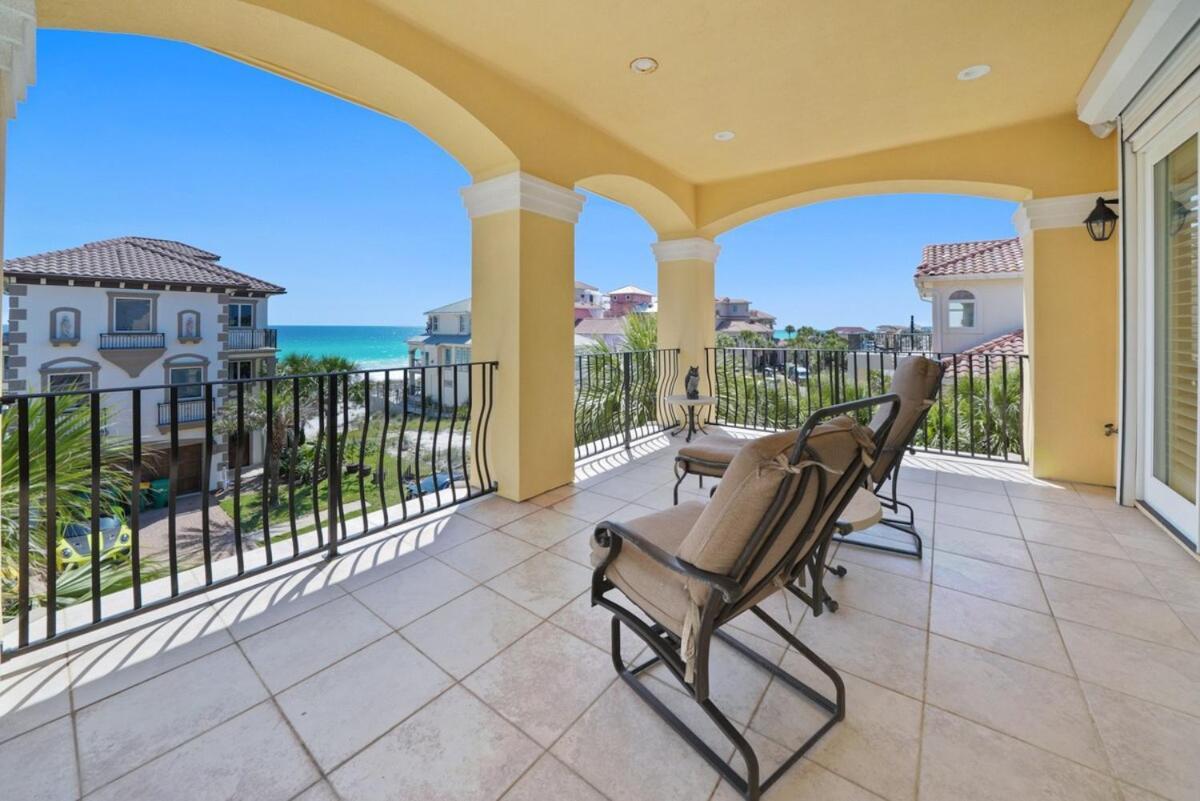 Decked Out Is The One Want Gulf Front Views 4 Less Holiday home Destin
