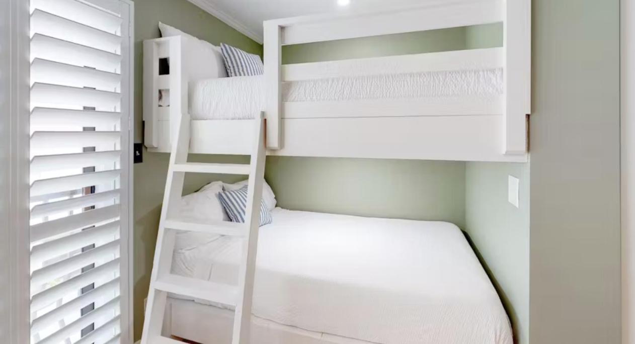 Apartment Available For Season! Emerald Heaven In *