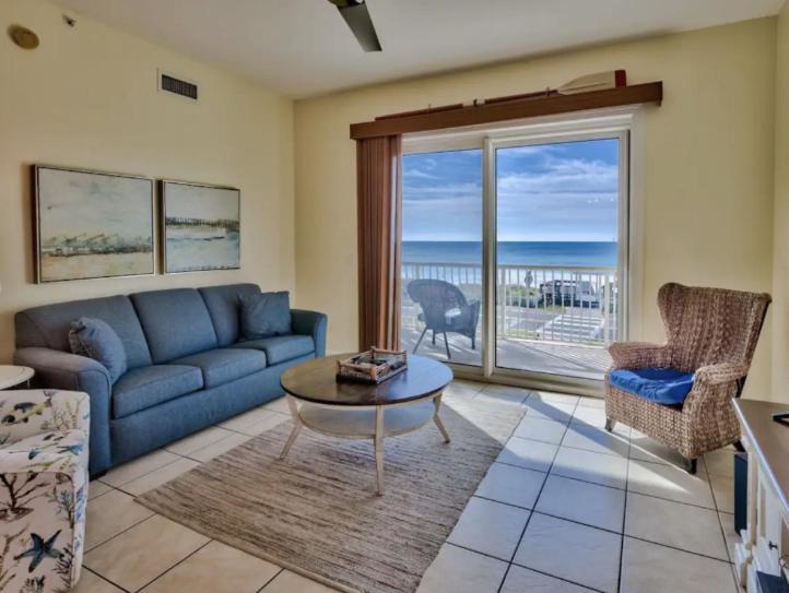 Apartment Bodacious Retreat In *