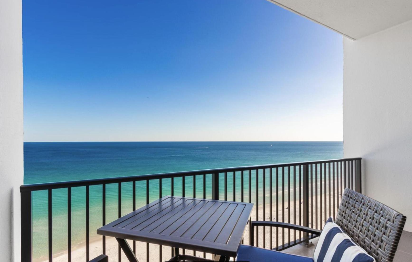 Available For Season! Amazing Gulf-front At Emerald Towers Holiday home