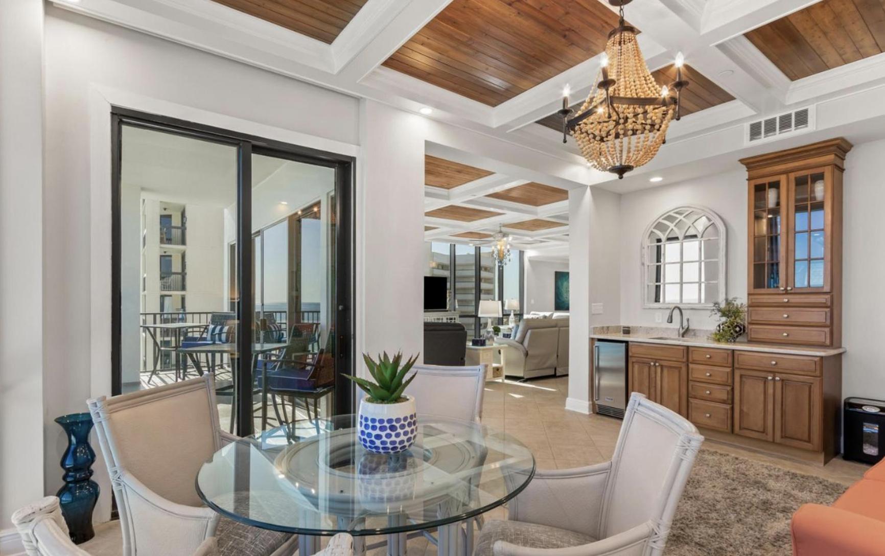 Holiday home Available For Season! Amazing Gulf-front At Emerald Towers