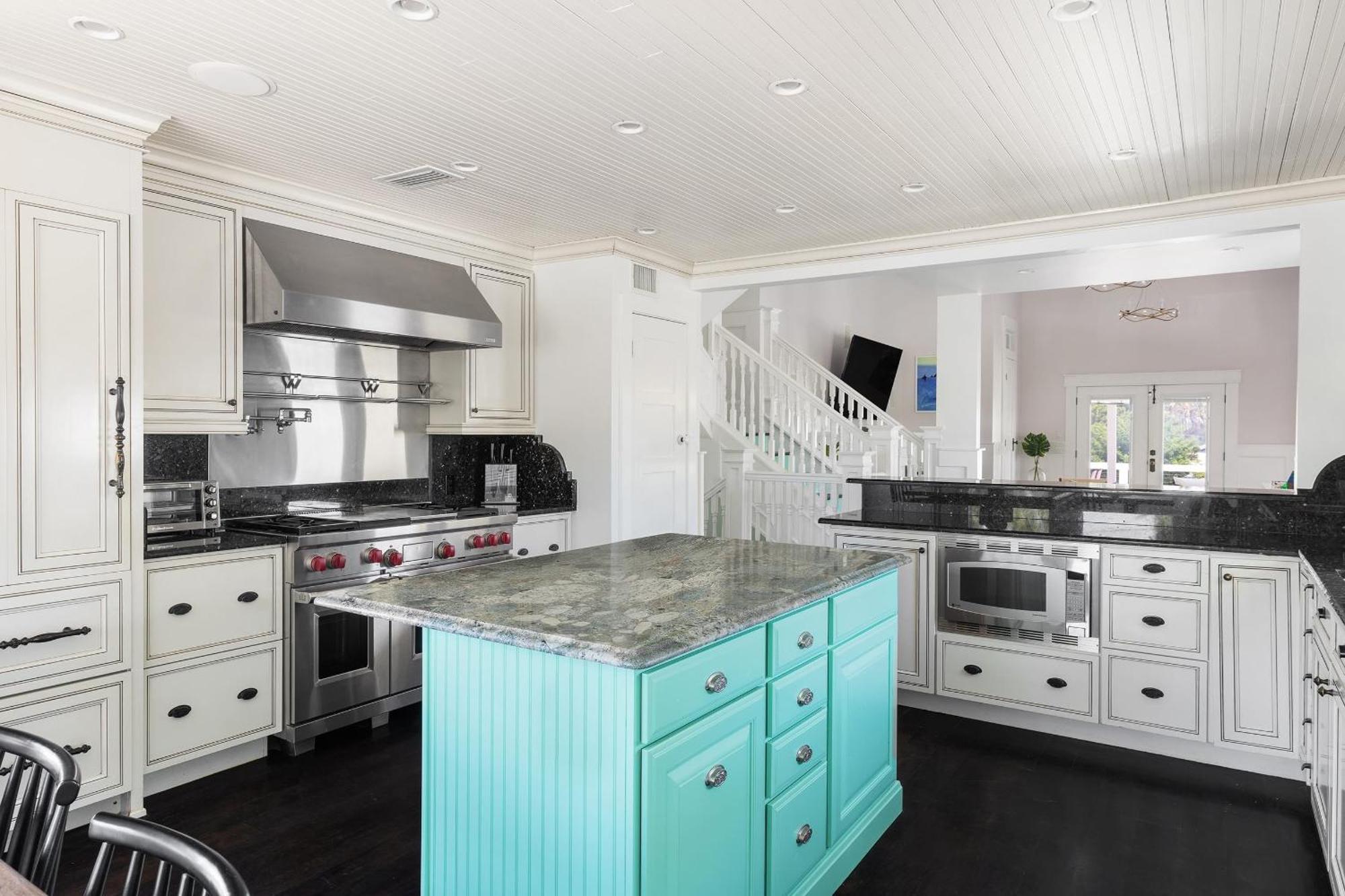 Holiday home Woodward Way Luxe Near W Pool Hot Tub Stocked Kitchen *