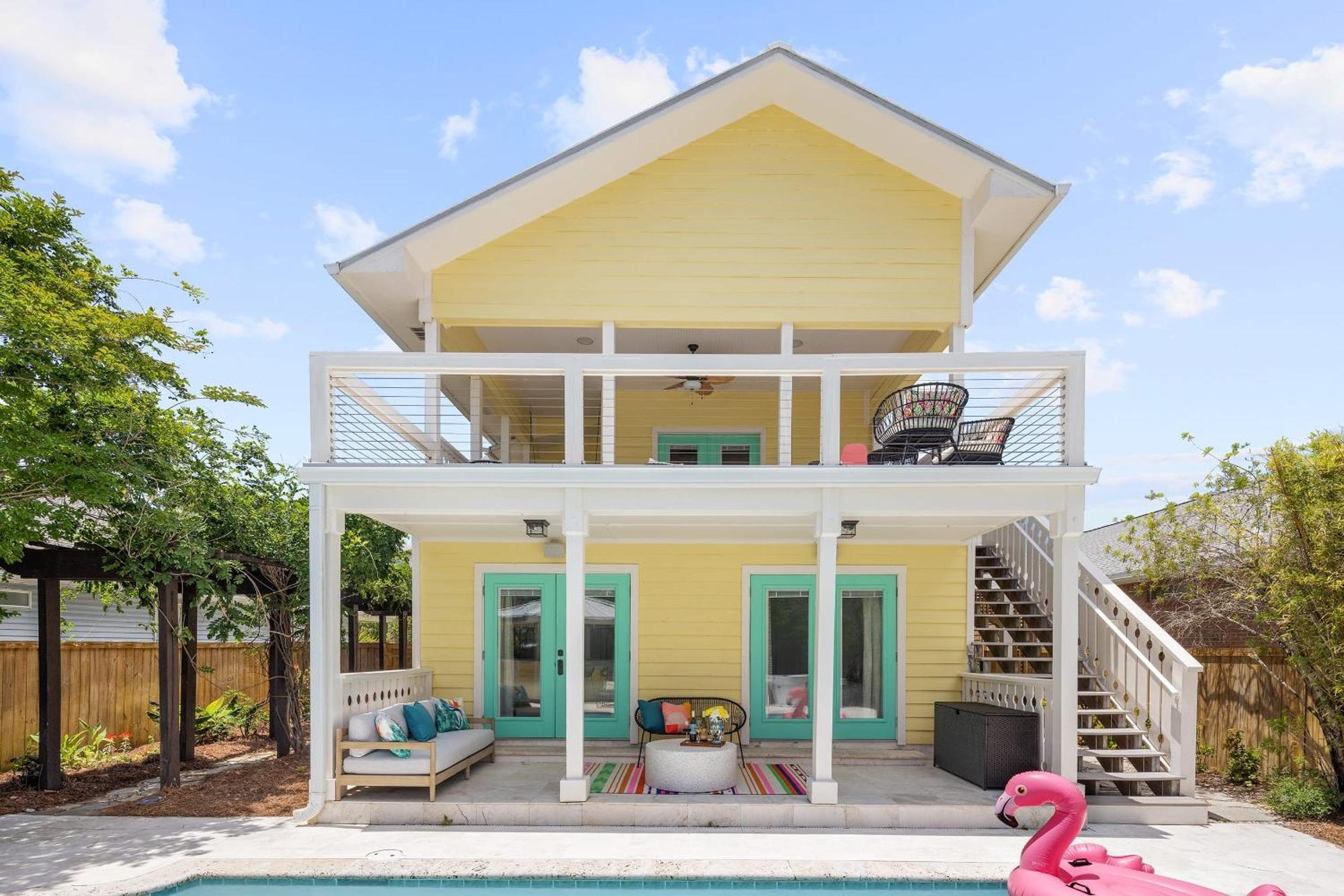 Woodward Way Luxe Near W Pool Hot Tub Stocked Kitchen Holiday home