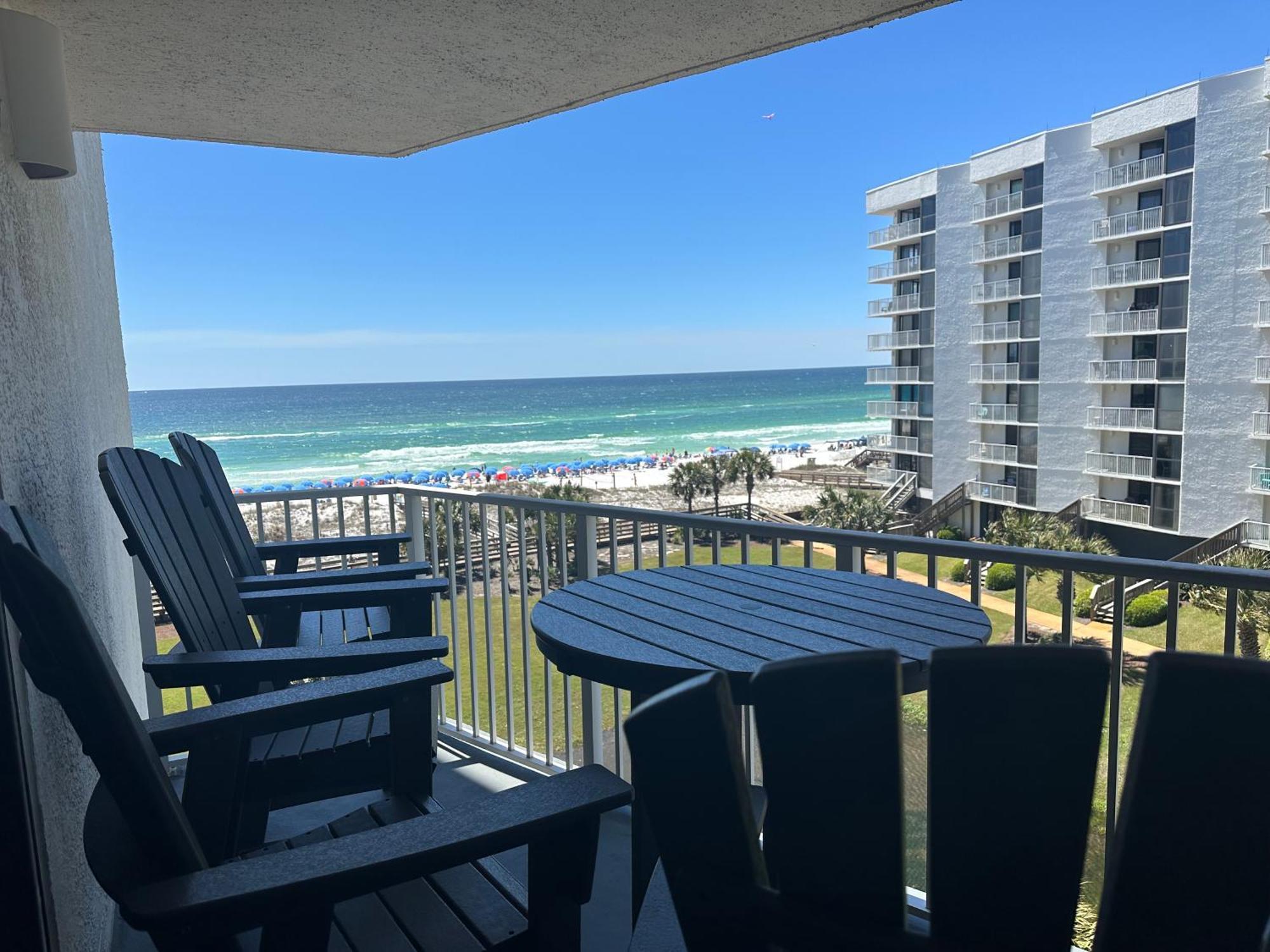 Perch At Mainsail - Gorgeous Beachfront Apartment