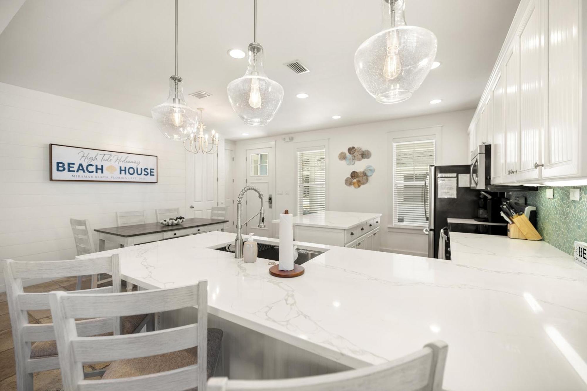 1332 Laurel Grove