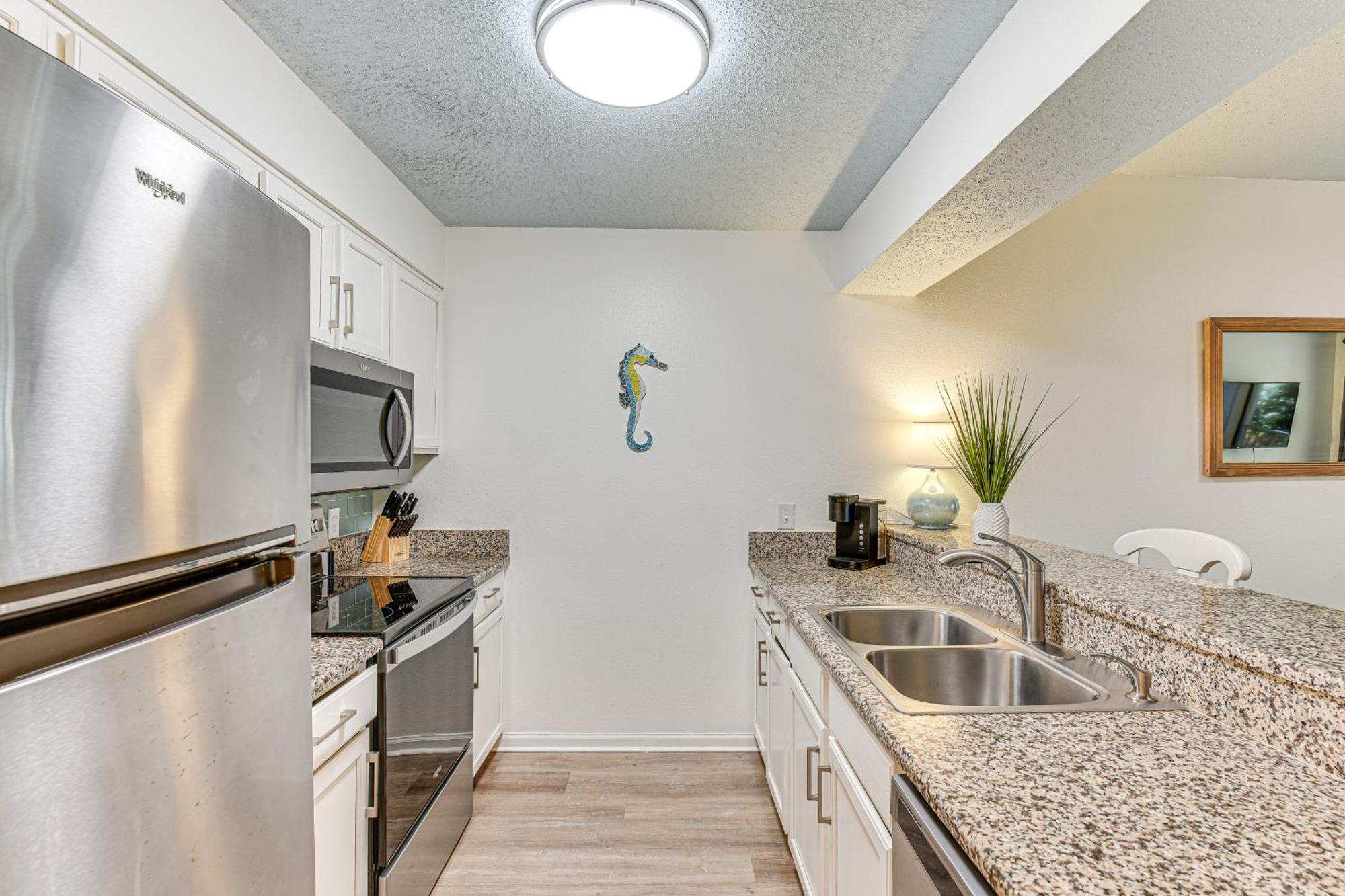 Community Outdoor Pool Miramar Condo! Apartment