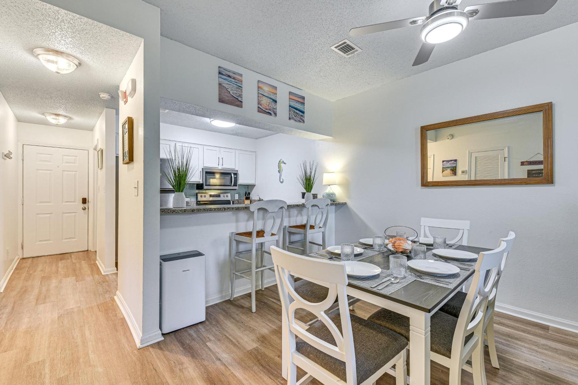 Community Outdoor Pool Miramar Condo! Apartment *