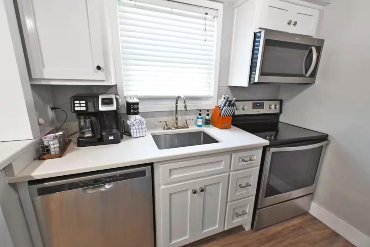 Barefoot Sands Beachfront 2 Bedroom At Sandpiper Cove In Fl Unit 1147 Pet Friendly Holiday home