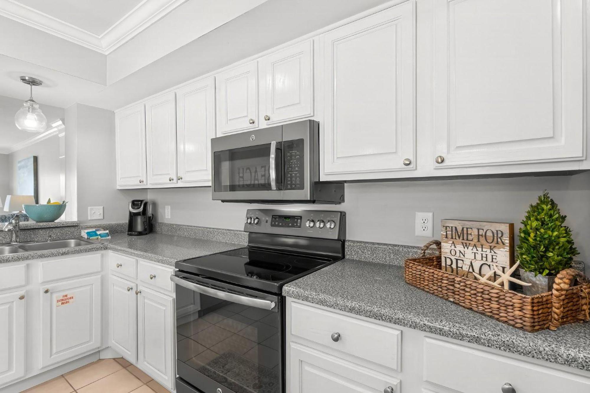 823 Harbour Point *