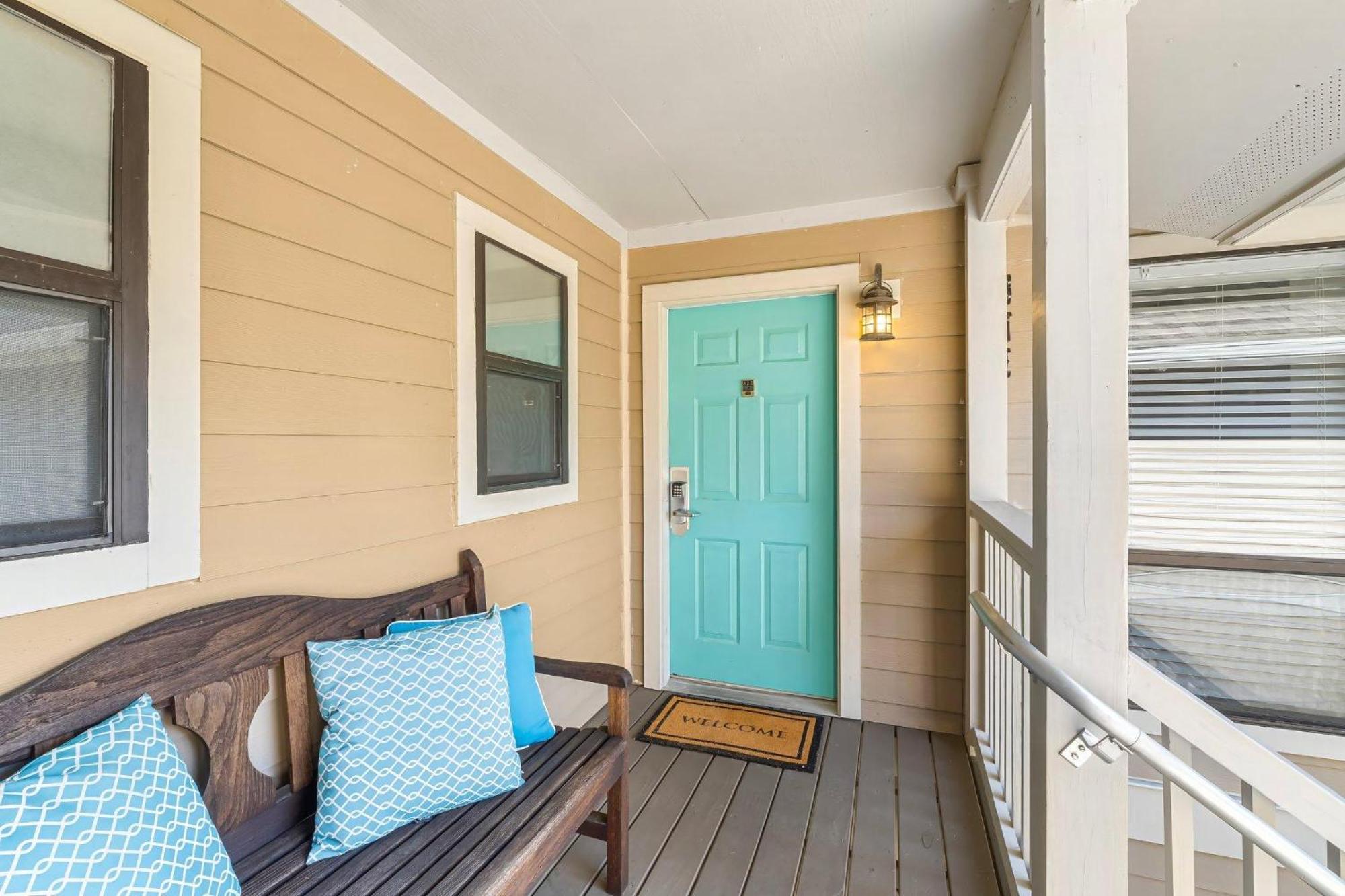 823 Harbour Point *
