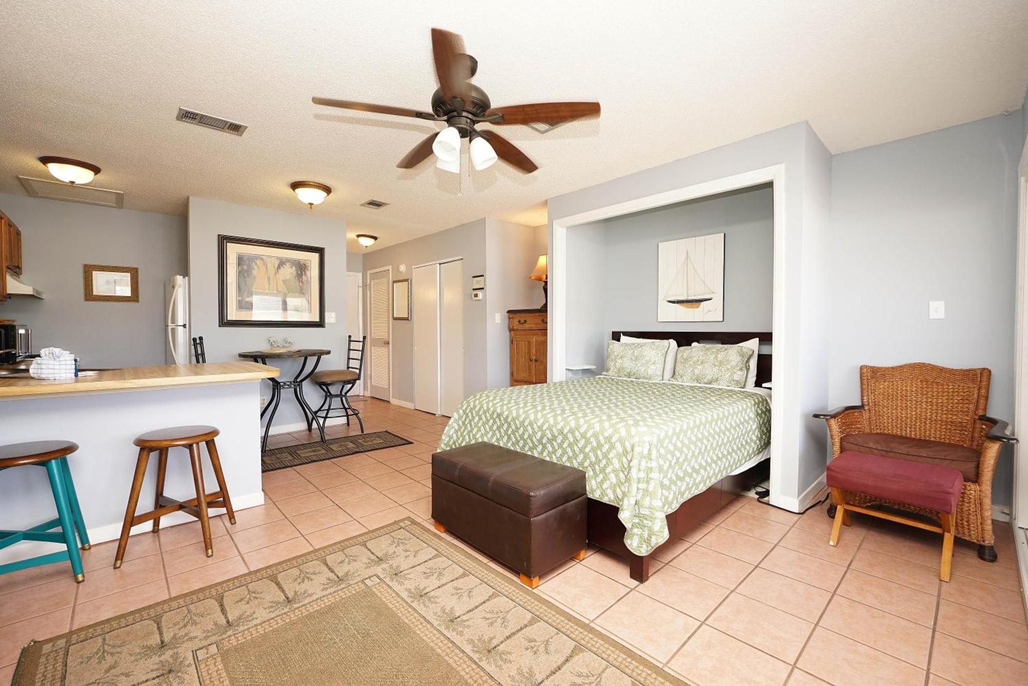 Sandpiper Cove 8221 * Destin