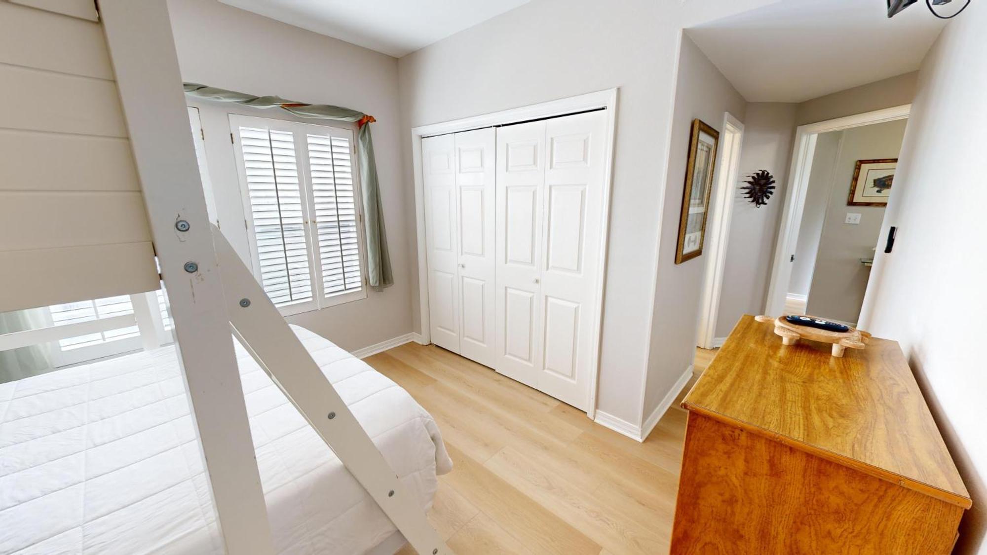 Sandpiper Cove 9136- By Isle Apartment