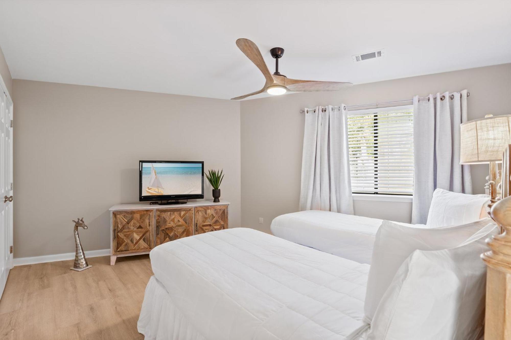 Crystal Village 06a By Newman-dailey Apartment