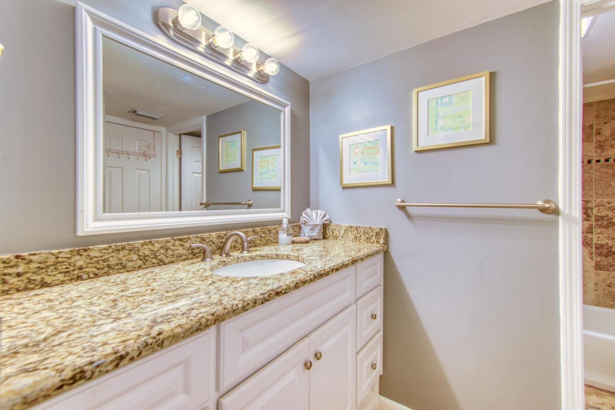 House B504 - Beachfront With Pool, Wifi, & Service