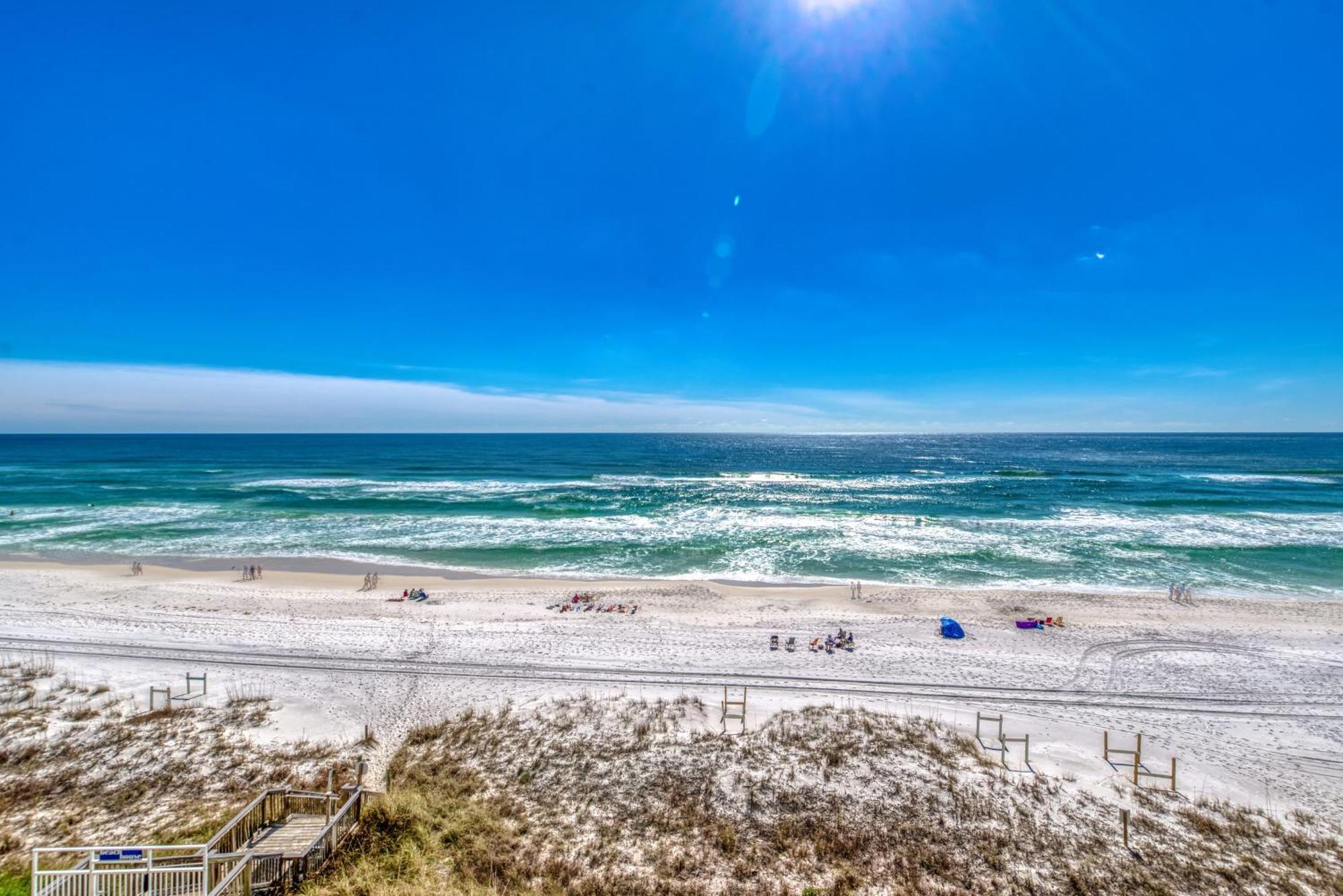 House B504 - Beachfront With Pool, Wifi, & Service Apartment *