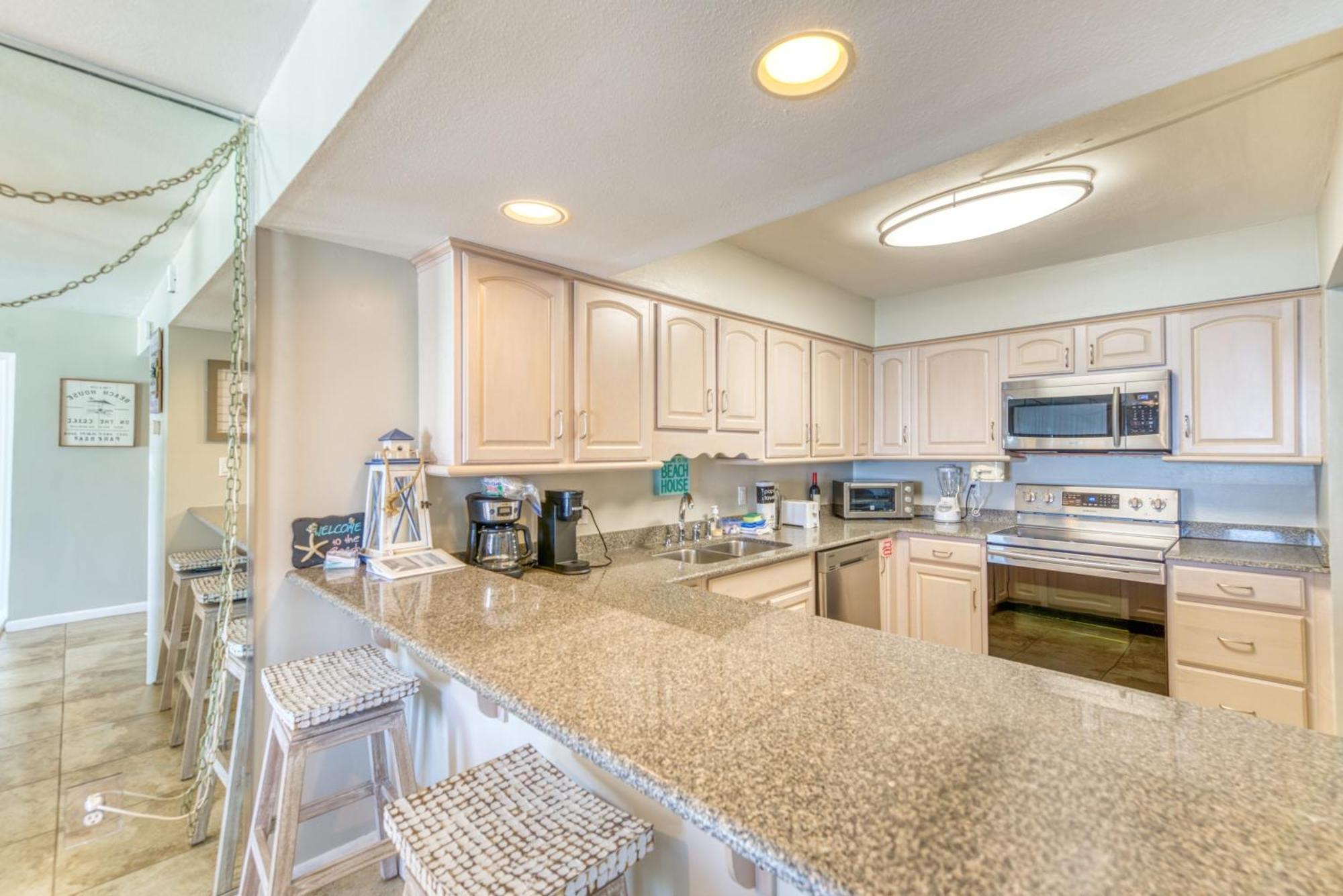 House B504 - Beachfront With Pool, Wifi, & Service *