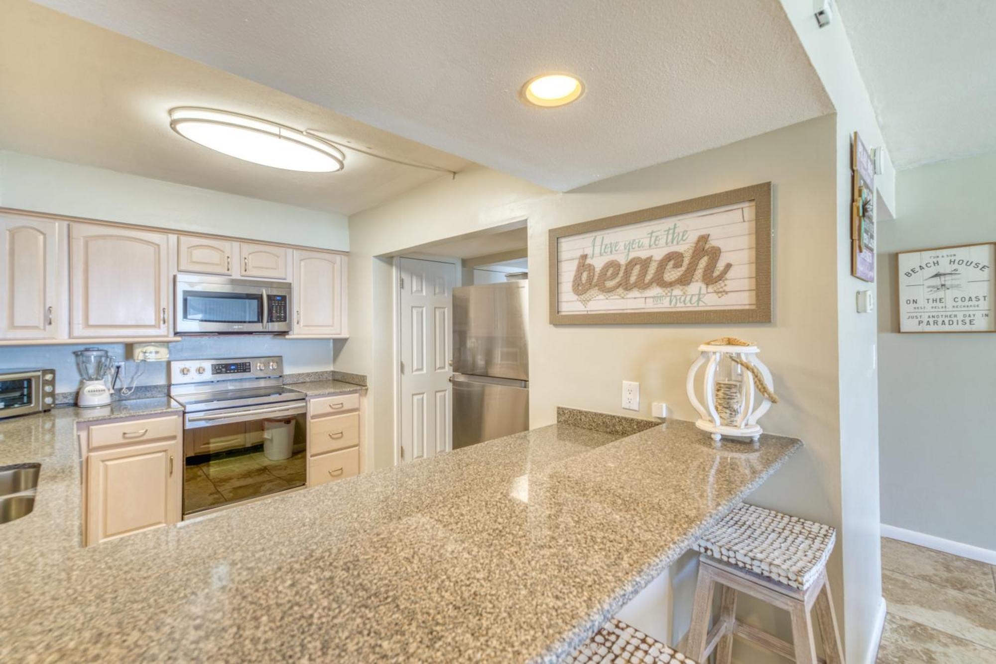 House B504 - Beachfront With Pool, Wifi, & Service Apartment