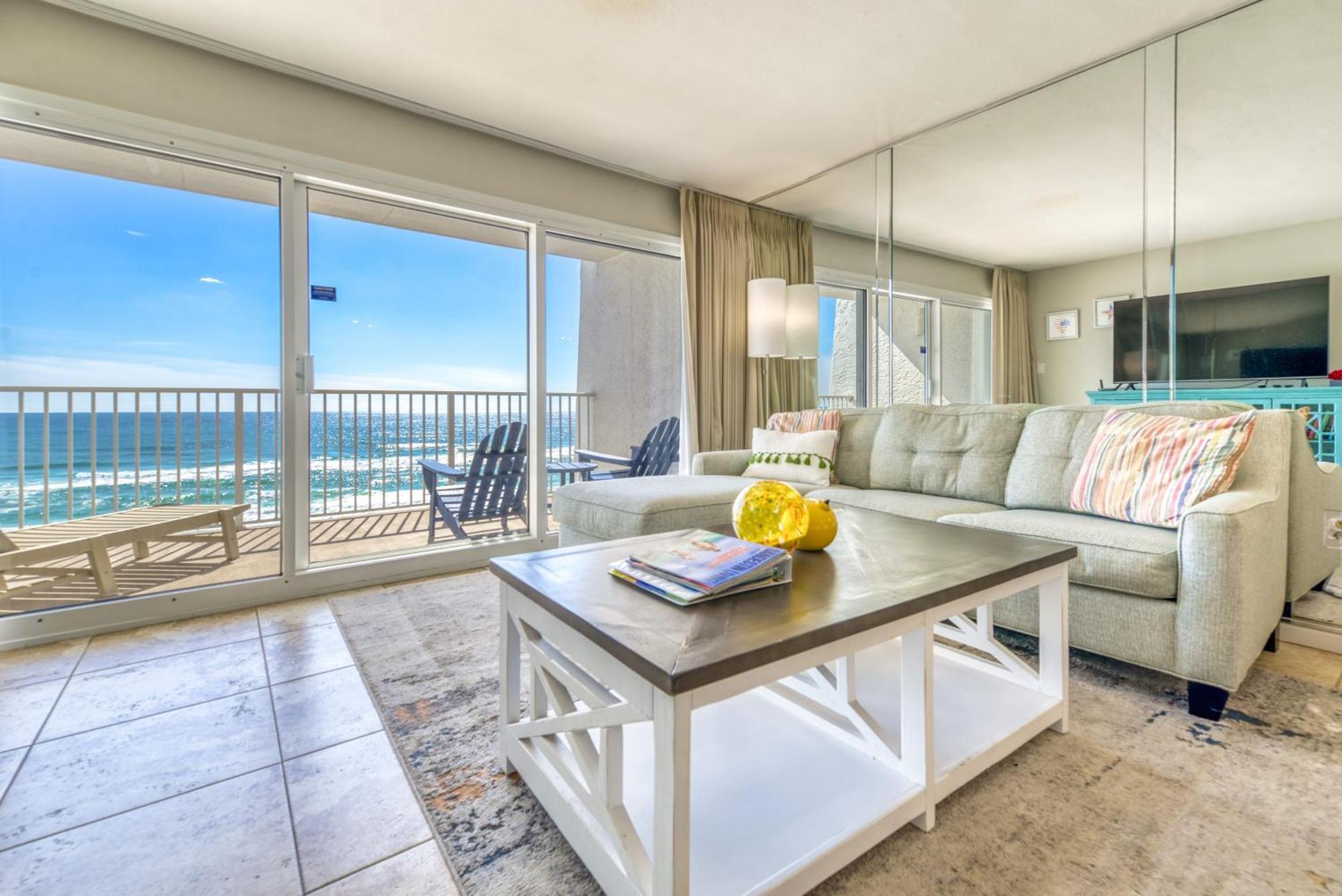 Apartment House B504 - Beachfront With Pool, Wifi, & Service Destin