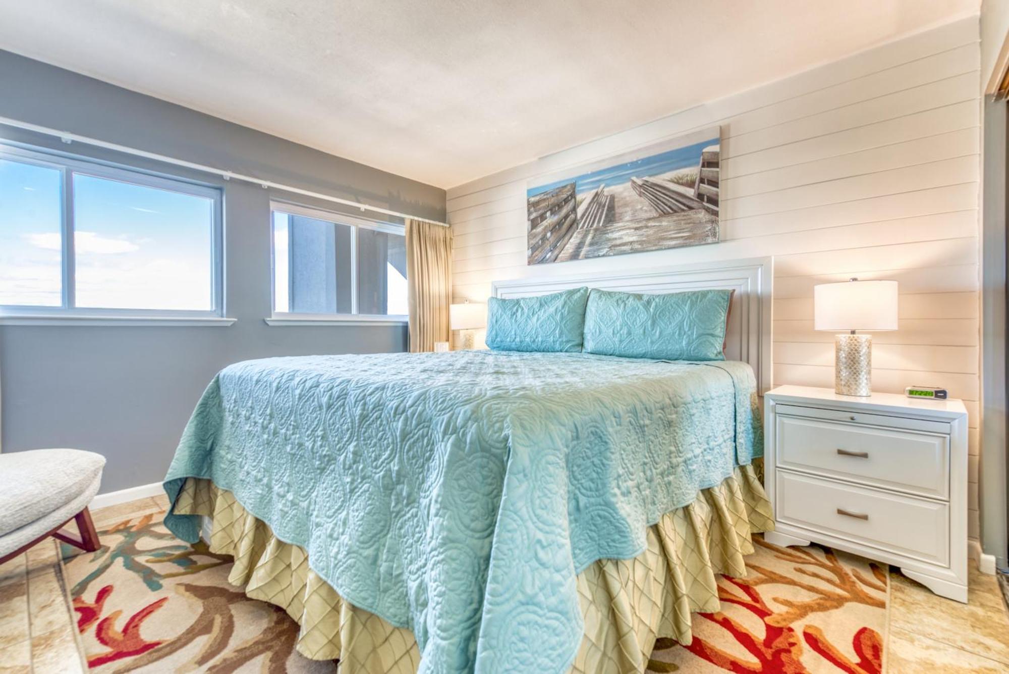 House B504 - Beachfront With Pool, Wifi, & Service Apartment *