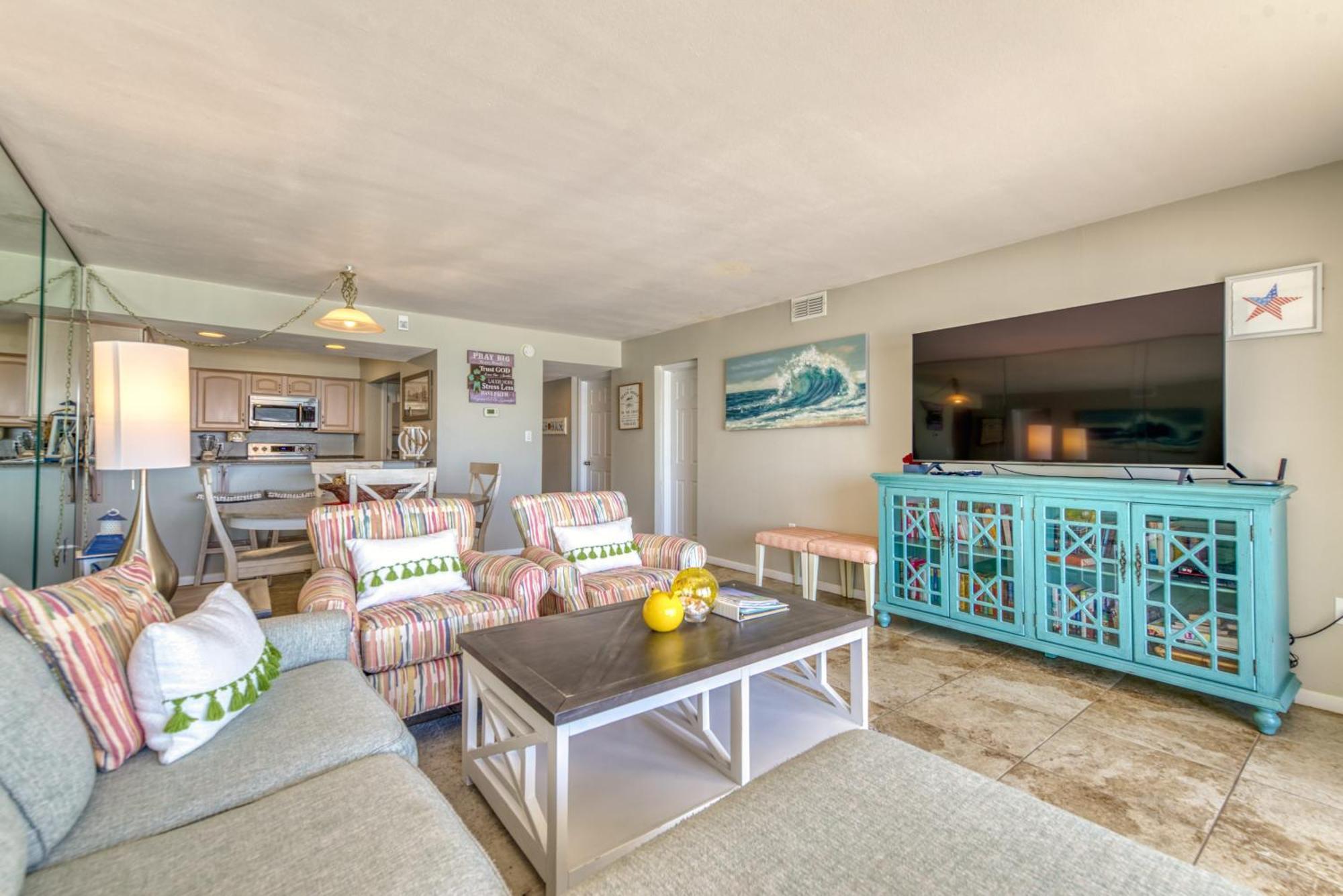 Apartment House B504 - Beachfront With Pool, Wifi, & Service Destin