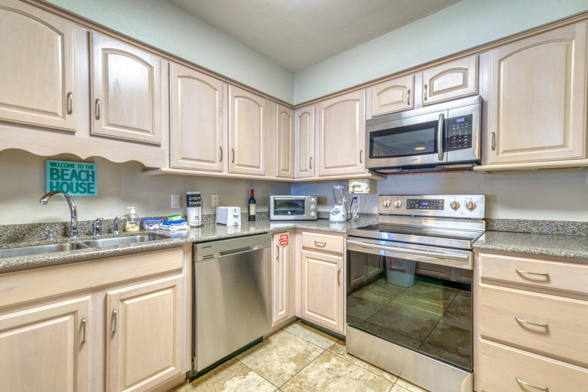 House B504 - Beachfront With Pool, Wifi, & Service *