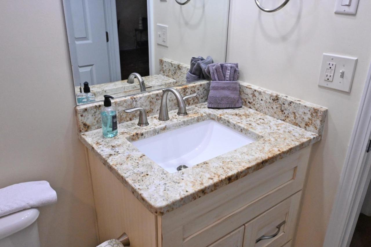 Sandpiper Cove 1 Bedroom Overlooking Canal 5 Minute Walk To The Fl *