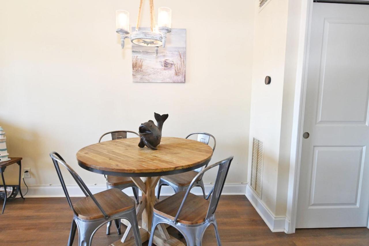 Sandpiper Cove 1 Bedroom Overlooking Canal 5 Minute Walk To The Fl Destin