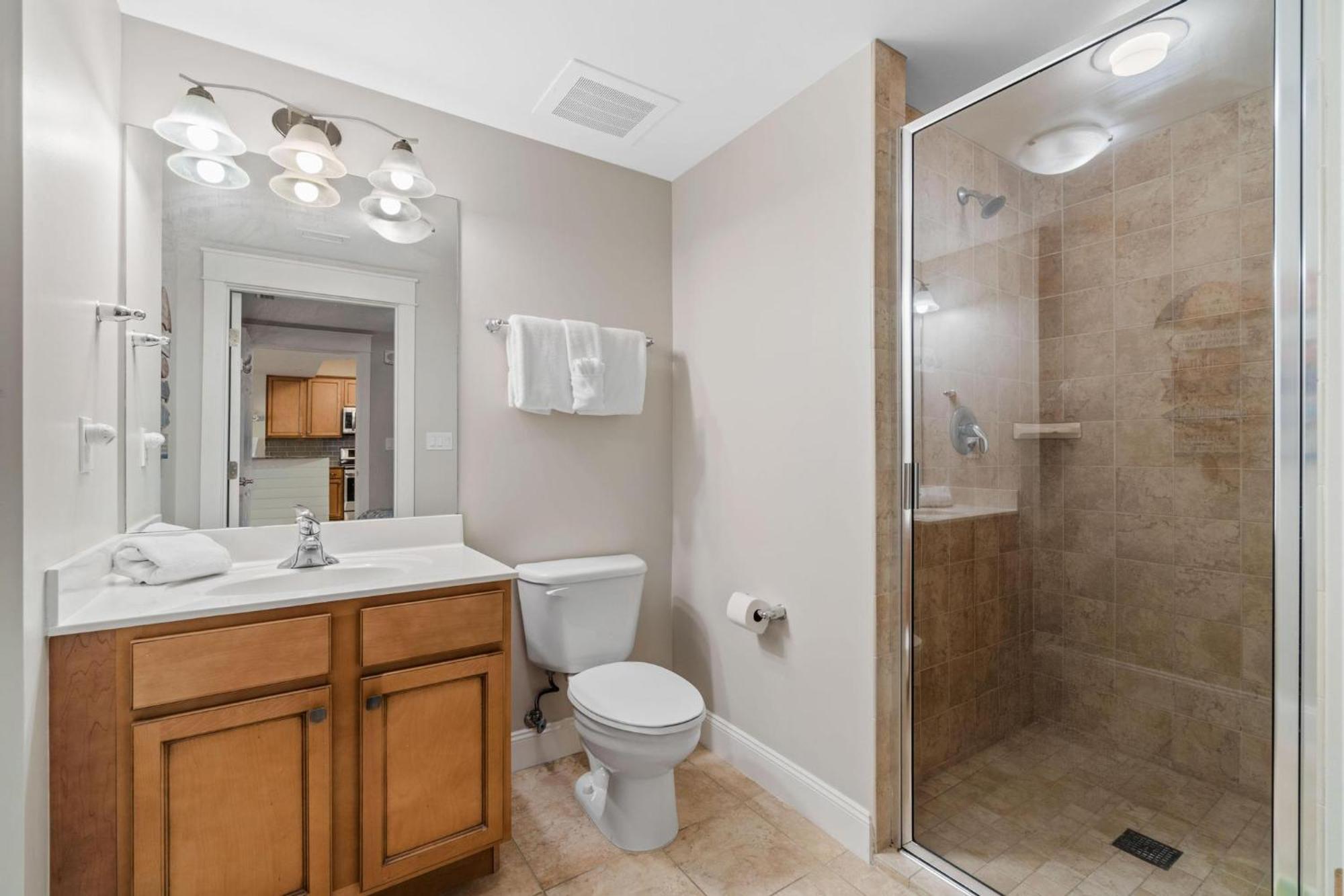 1206 Pod Apartment *