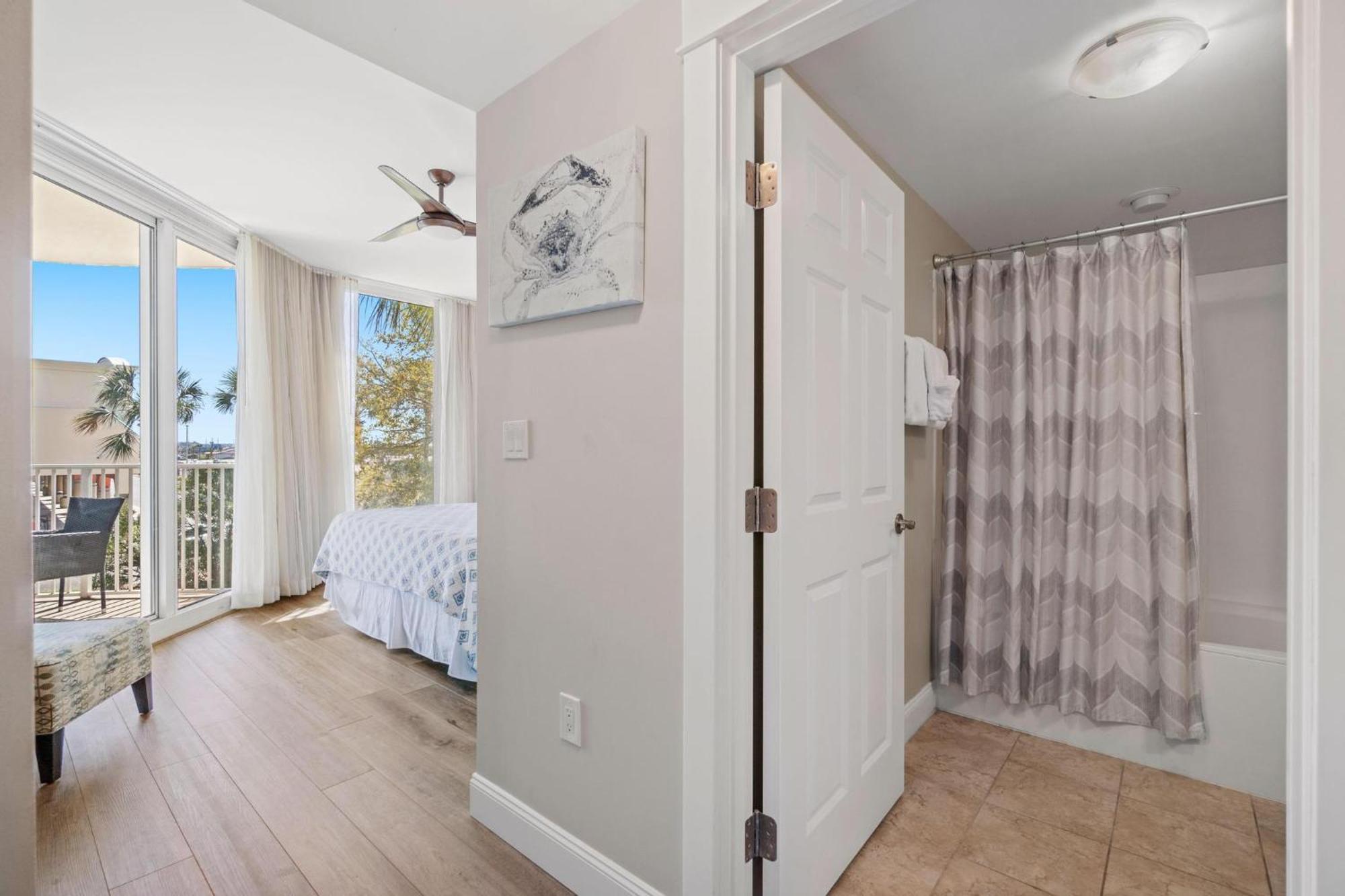 1206 Pod Apartment