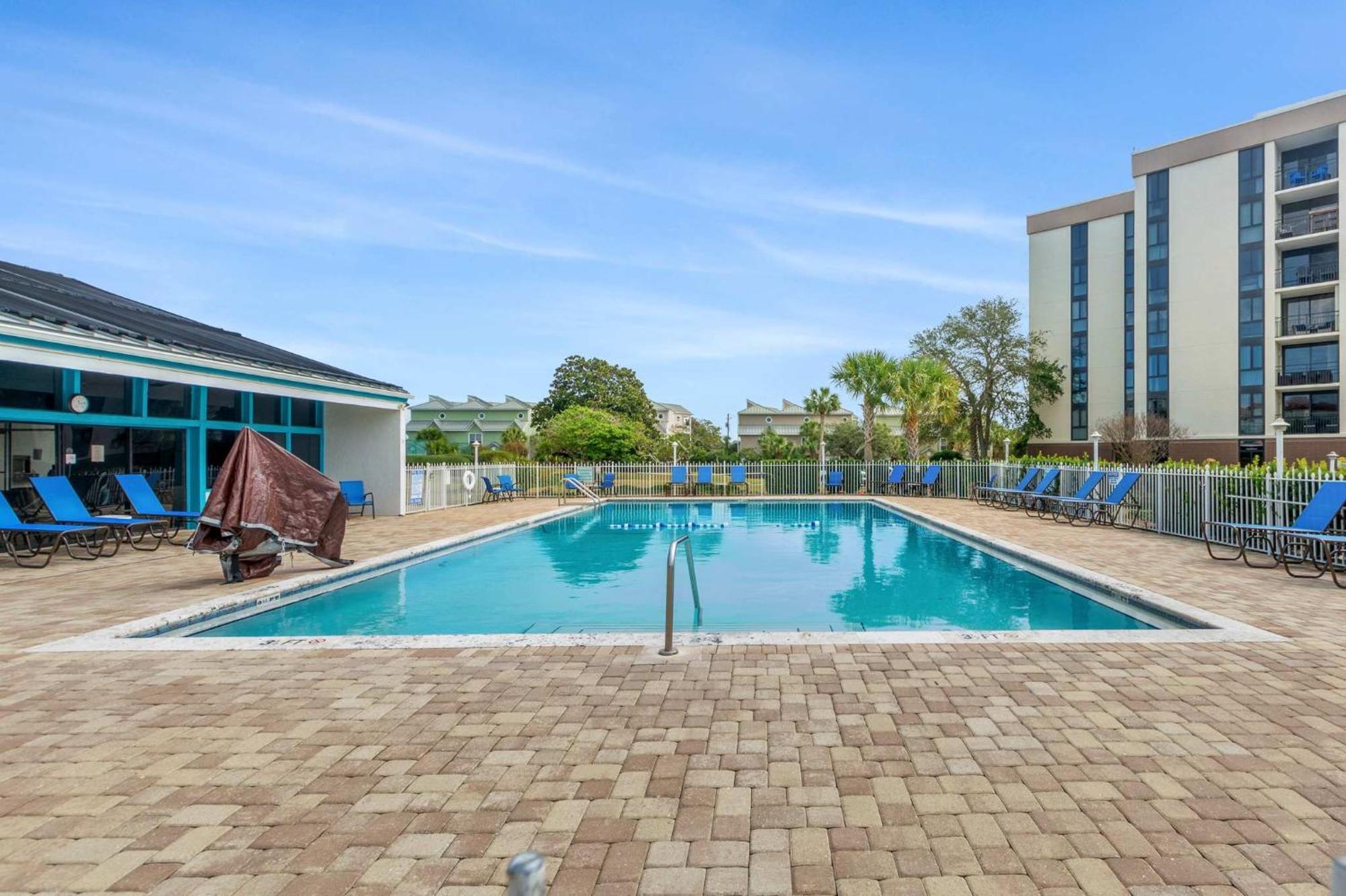 Serenity Now-free Golf Cart-hot Tub-comm Pool Holiday home