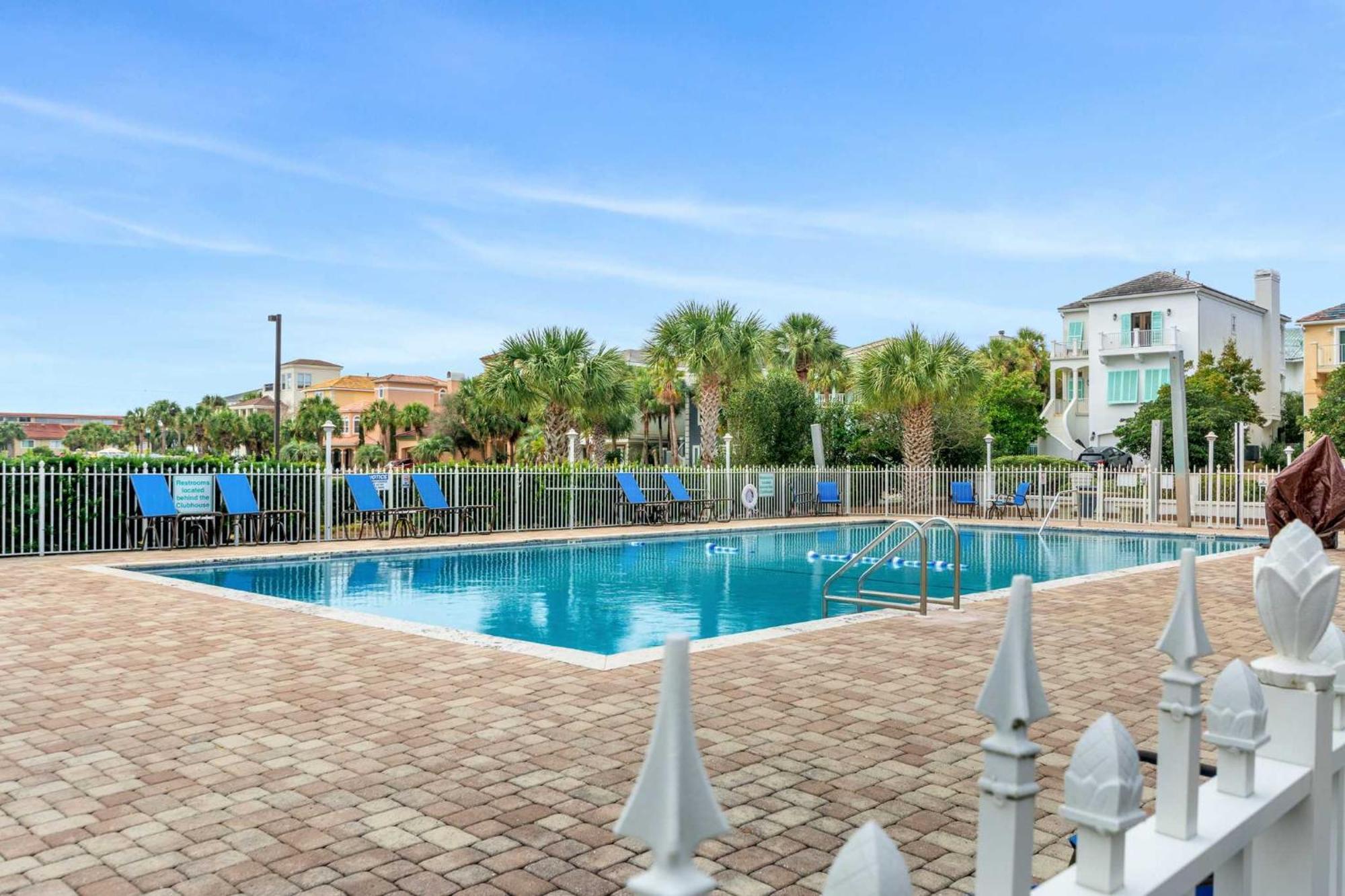 Serenity Now-free Golf Cart-hot Tub-comm Pool Holiday home Destin
