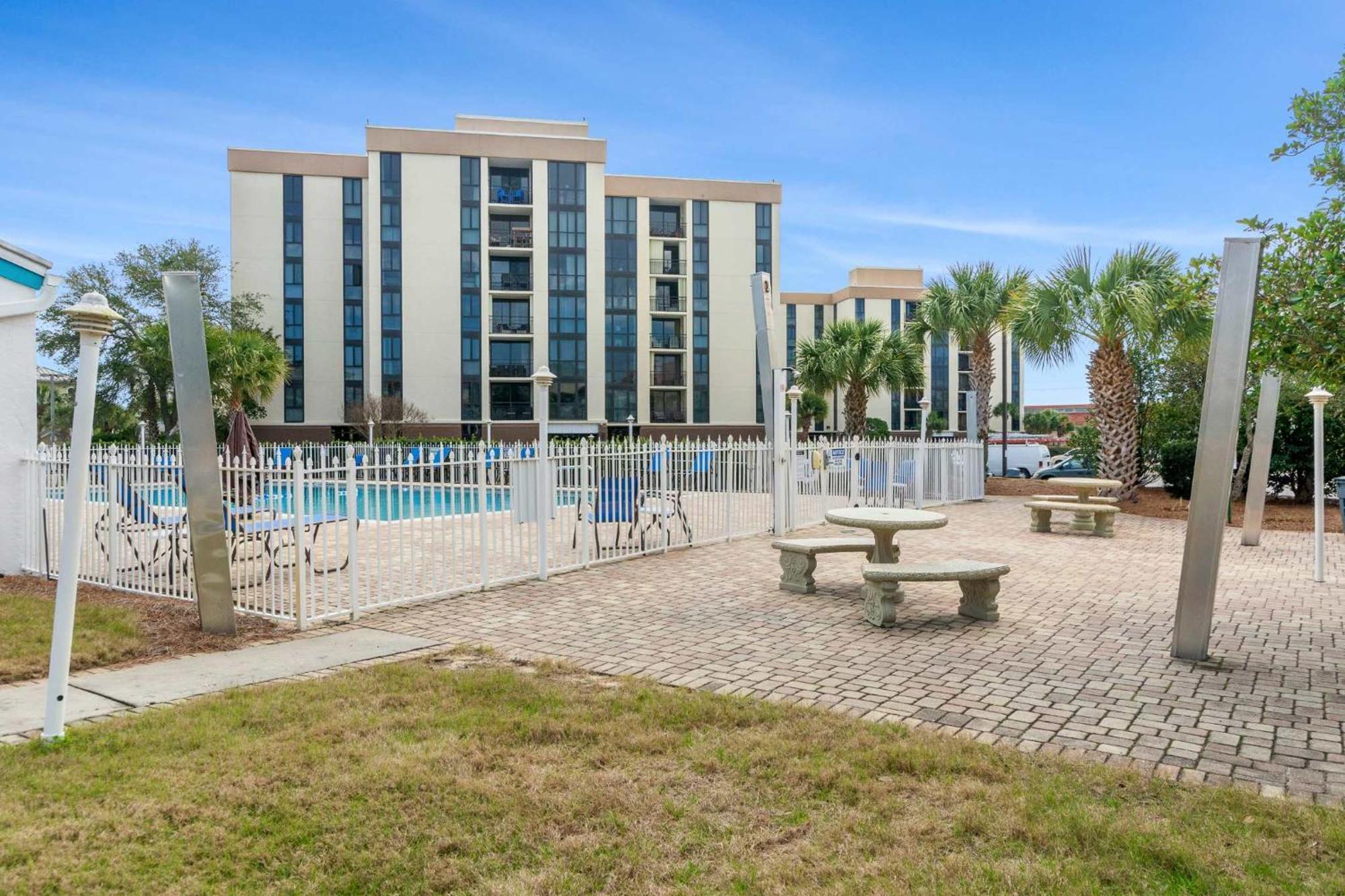 Holiday home Serenity Now-free Golf Cart-hot Tub-comm Pool *